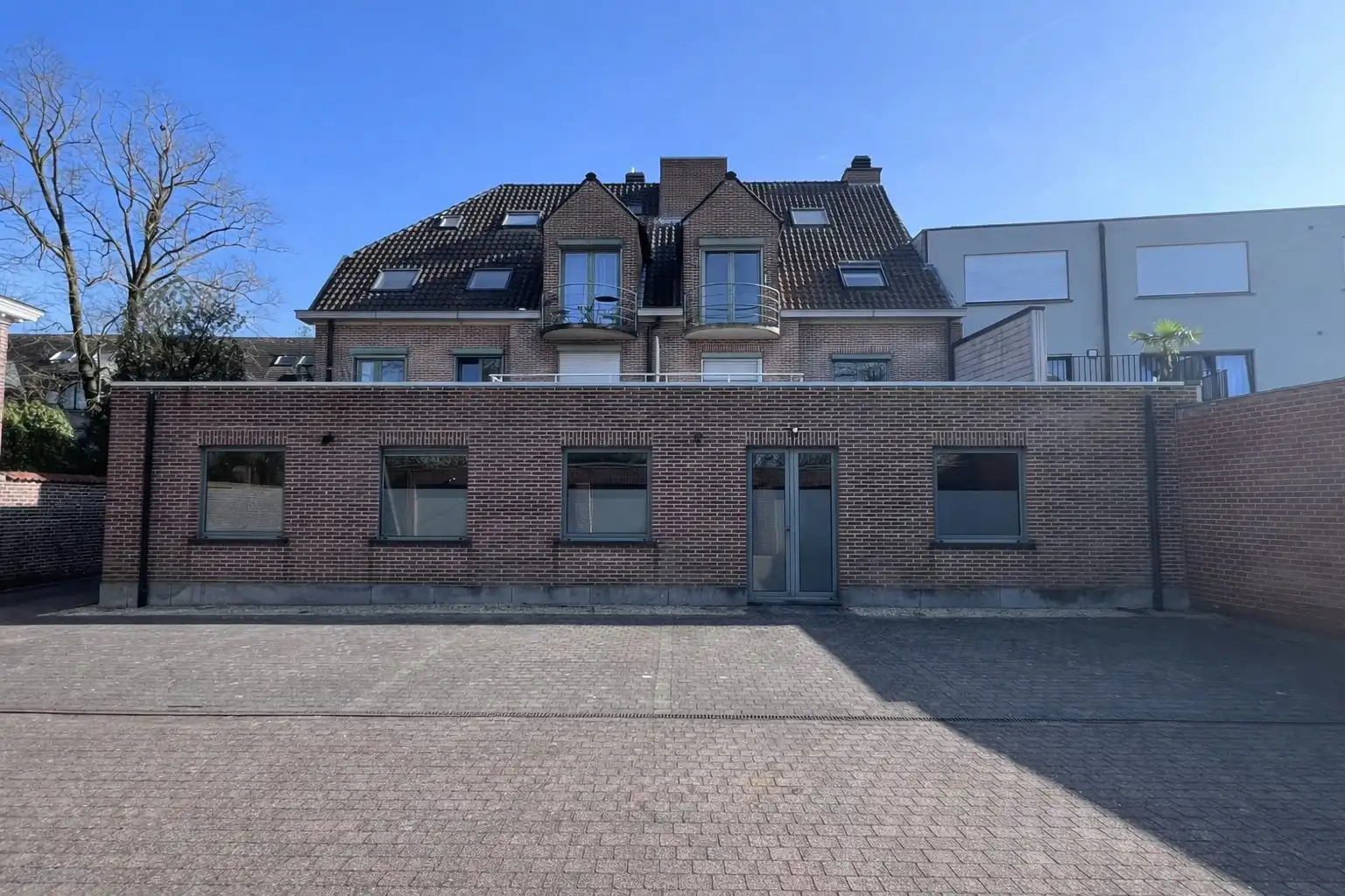 Commercieel handelspand met tal van mogelijkheden in het centrum van Lievegem foto 17