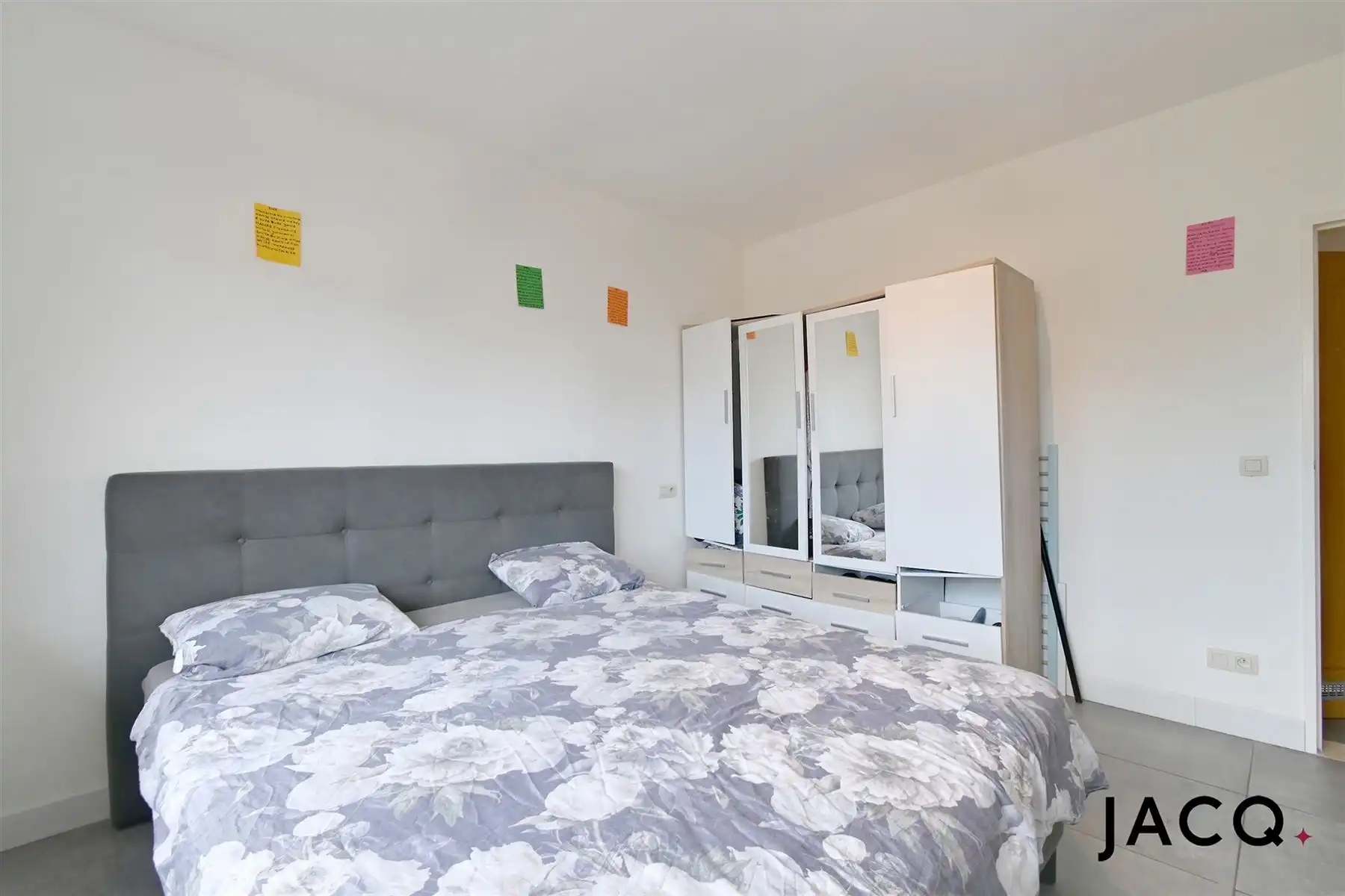 Gerenoveerd appartement met 2 slpk's, aparte garage nabij "De Schorre"! foto 10