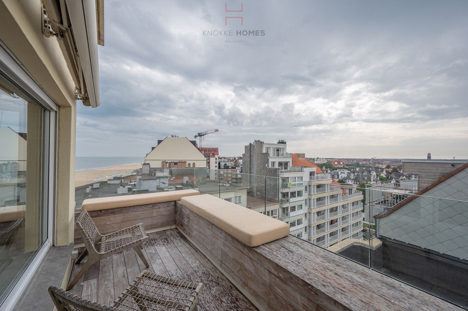 Exceptioneel hoekappartement op de Zeedijk genietend van uitzonderlijke zee- en strandzichten. foto 11