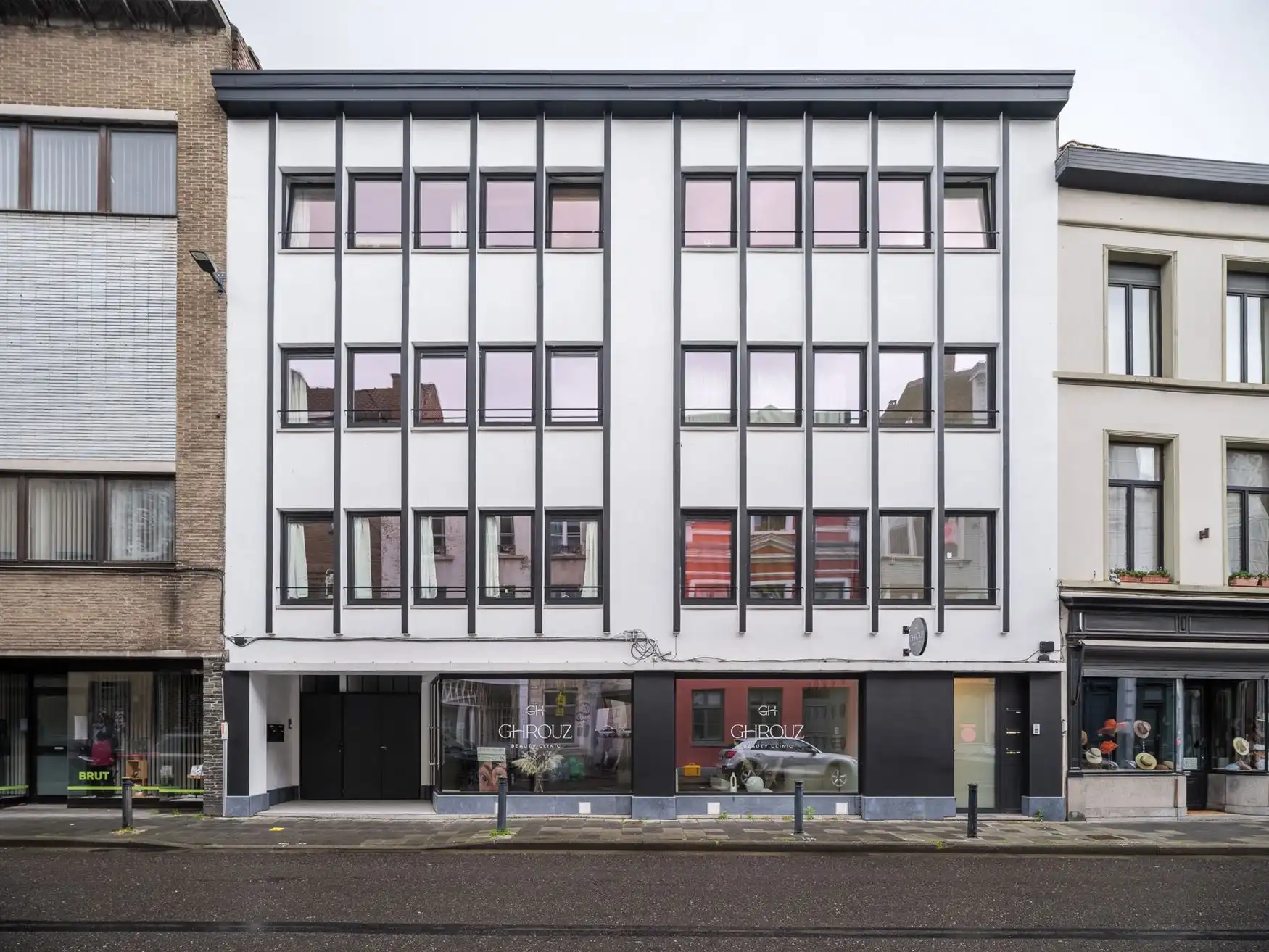 Stijlvol appartement met terras nabij Zuidpark en Sint Anna foto 11