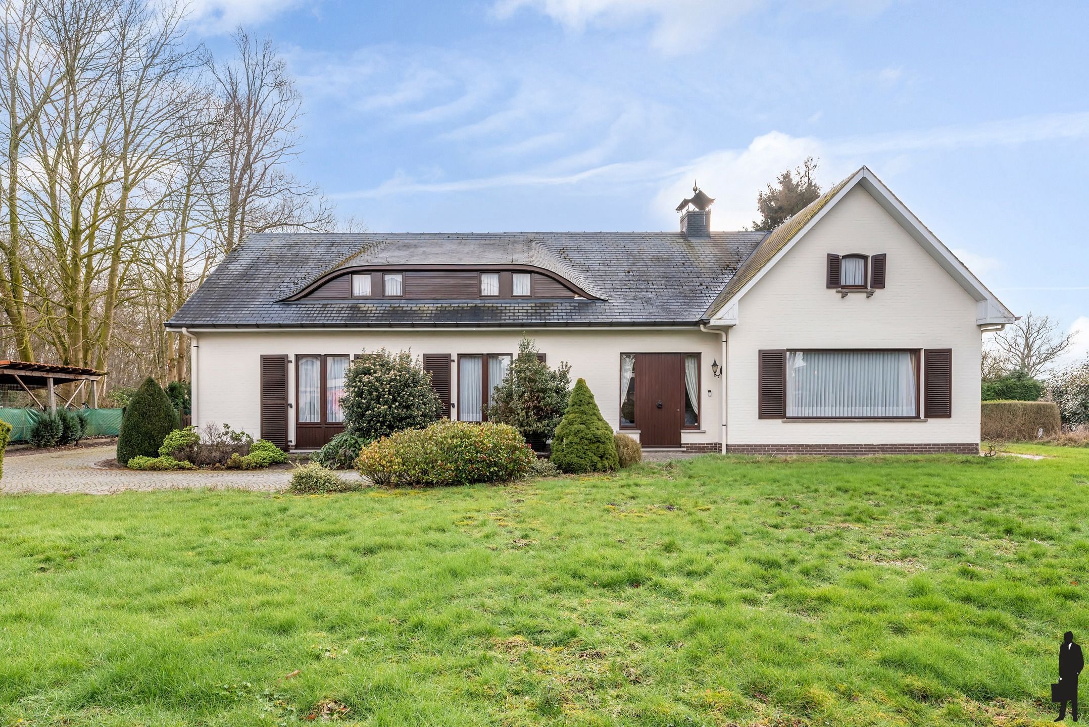 Woning met 3 slaapkamers op perceel van ca. 3.352 m² foto 2