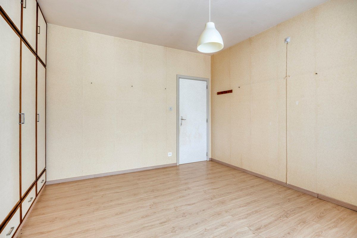 Ruim ingedeelde gelijkvloers woning met 4 slpks en bijgebouw/stal op 32 are foto 16