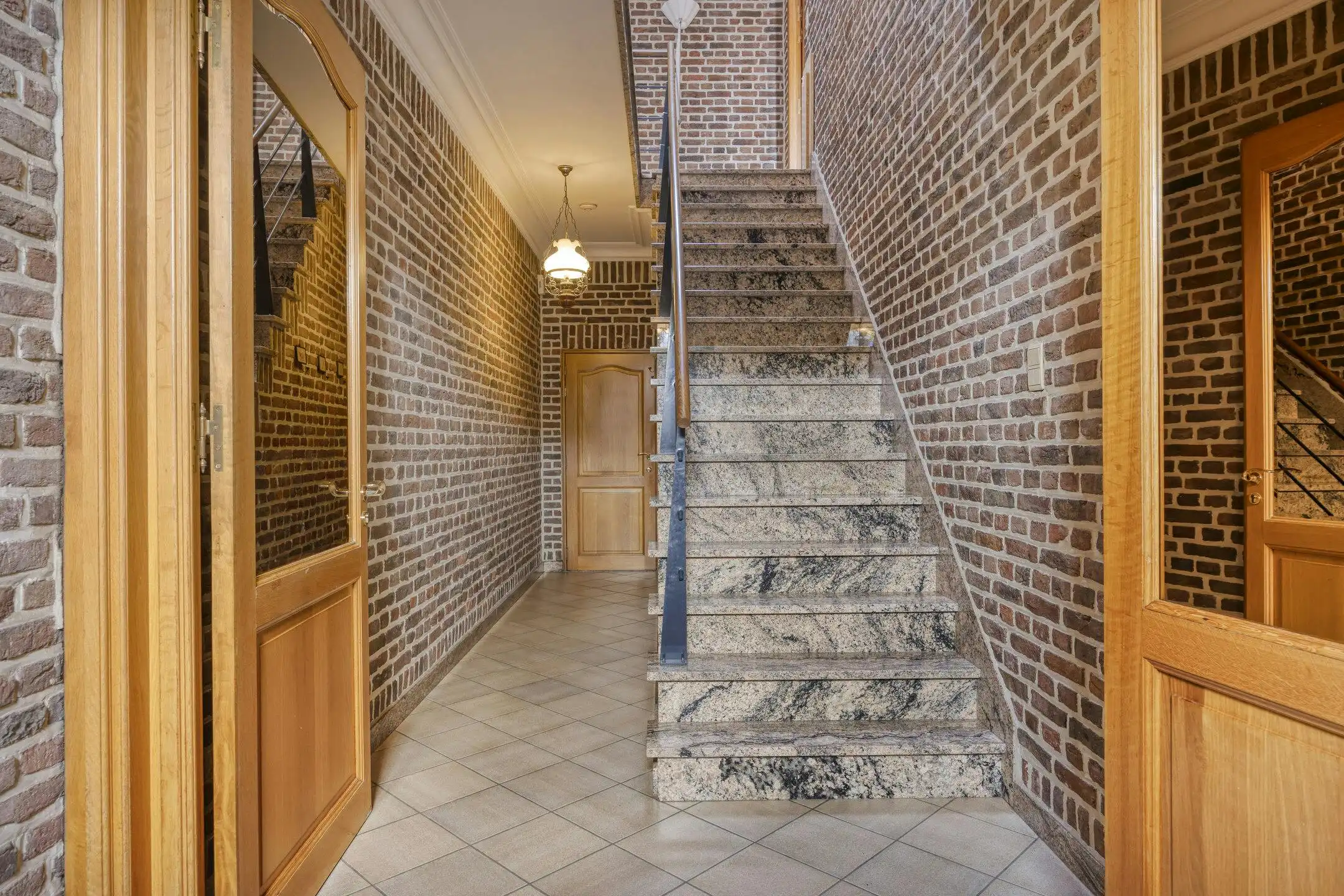 Handelshuis met café en feestzaal + bouwgrond te koop in Tongerlo  foto 2