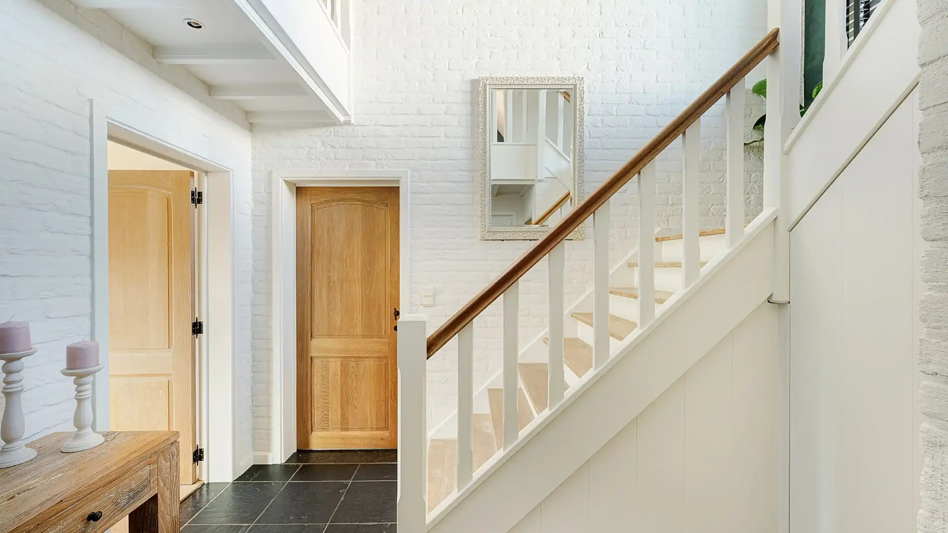 Vijf slaapkamers, groot volume in een alleenstaande villa te Knokke foto 4