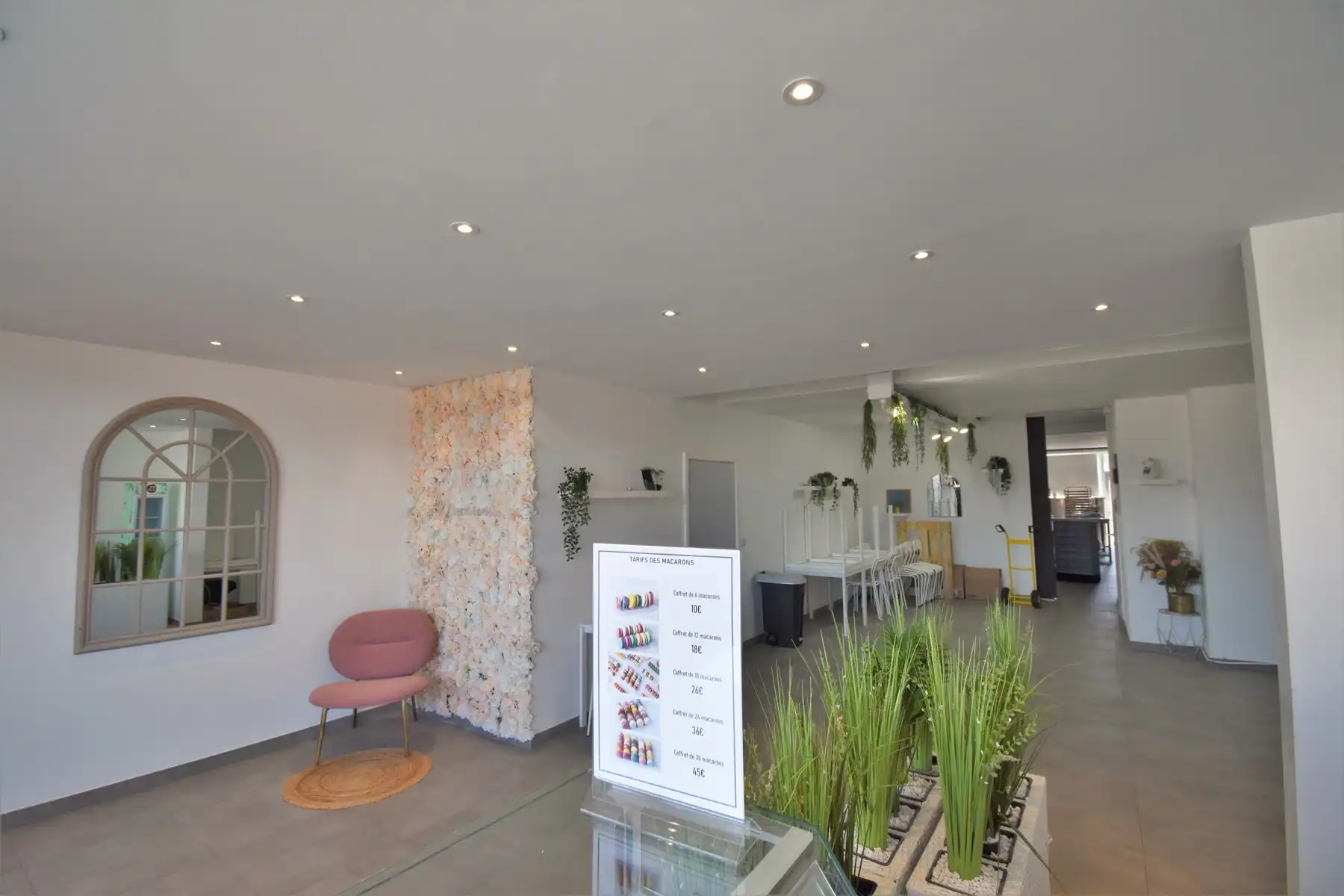 Perfect gelegen kantoor/handelsgelijkvloers met parking foto 4