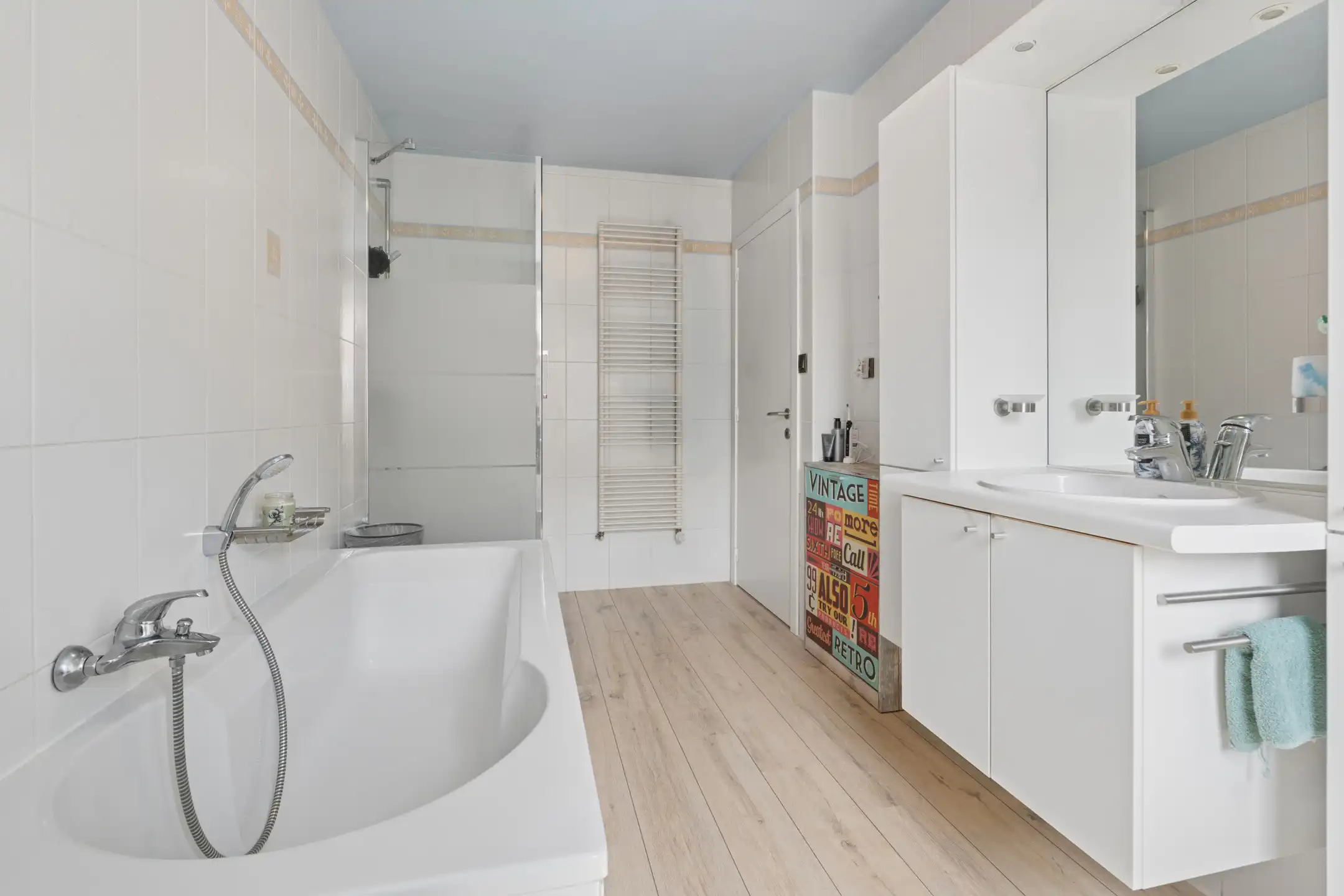 Ruime gezinswoning met garage en 5 slaapkamers.  foto 17