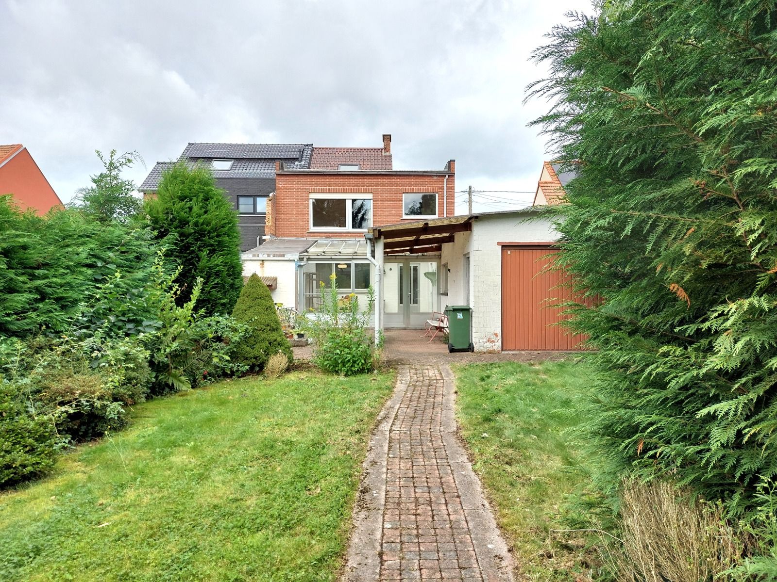 Ruime woning in Leuvense rand / 3 slpkms / zolder /garage / tuin foto 2