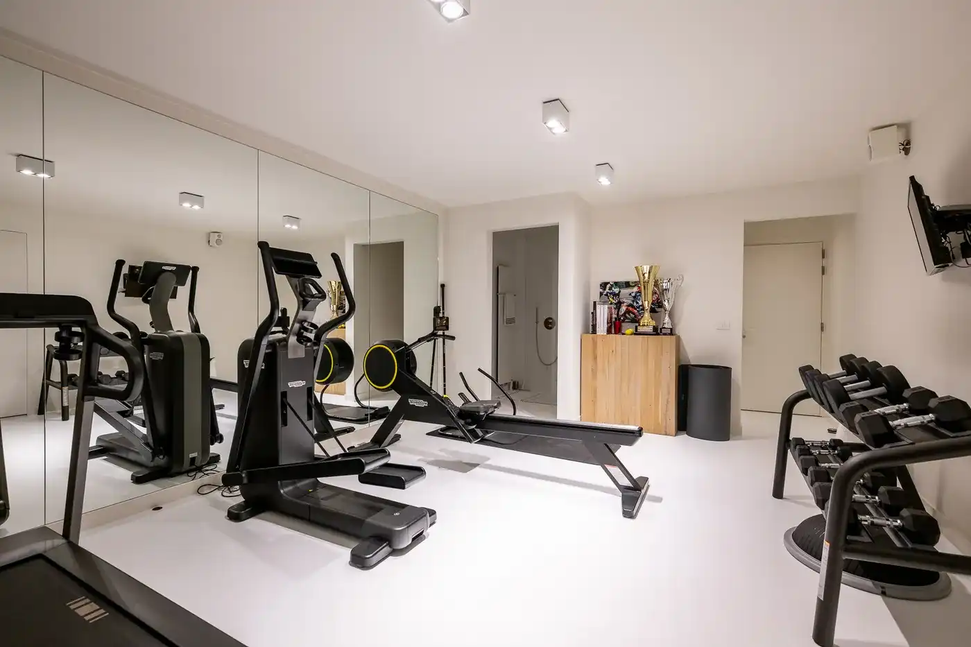 Recent gebouwde villa voorzien van een luxe afwerking, grenzend in alle privacy aan het Zwin nabij de Oosthoek  foto 13