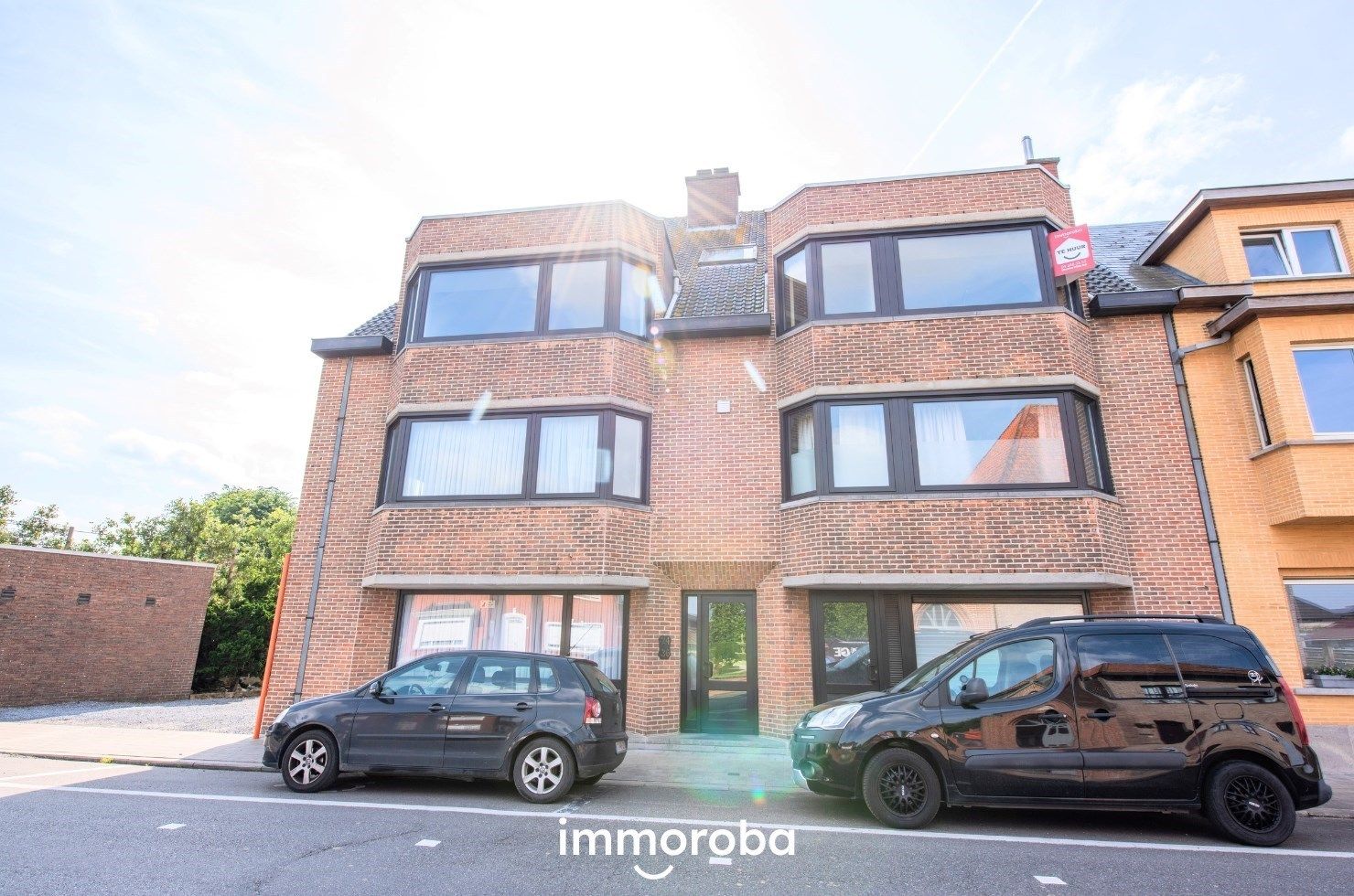 Instapklaar appartement met 2 slaapkamers te huur in Oeselgem foto {{pictureIndex}}