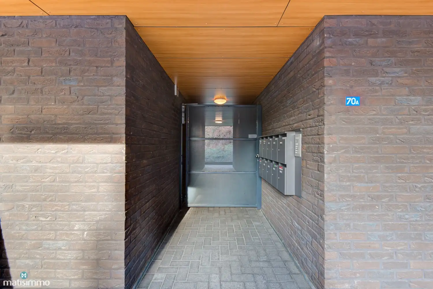 DUPLEXAPPARTEMENT MET 3 SLAAPKAMERS, TERRAS EN ONDERGRONDSE AUTOSTAANPLAATS NABIJ HET CENTRUM VAN BILZEN foto 3