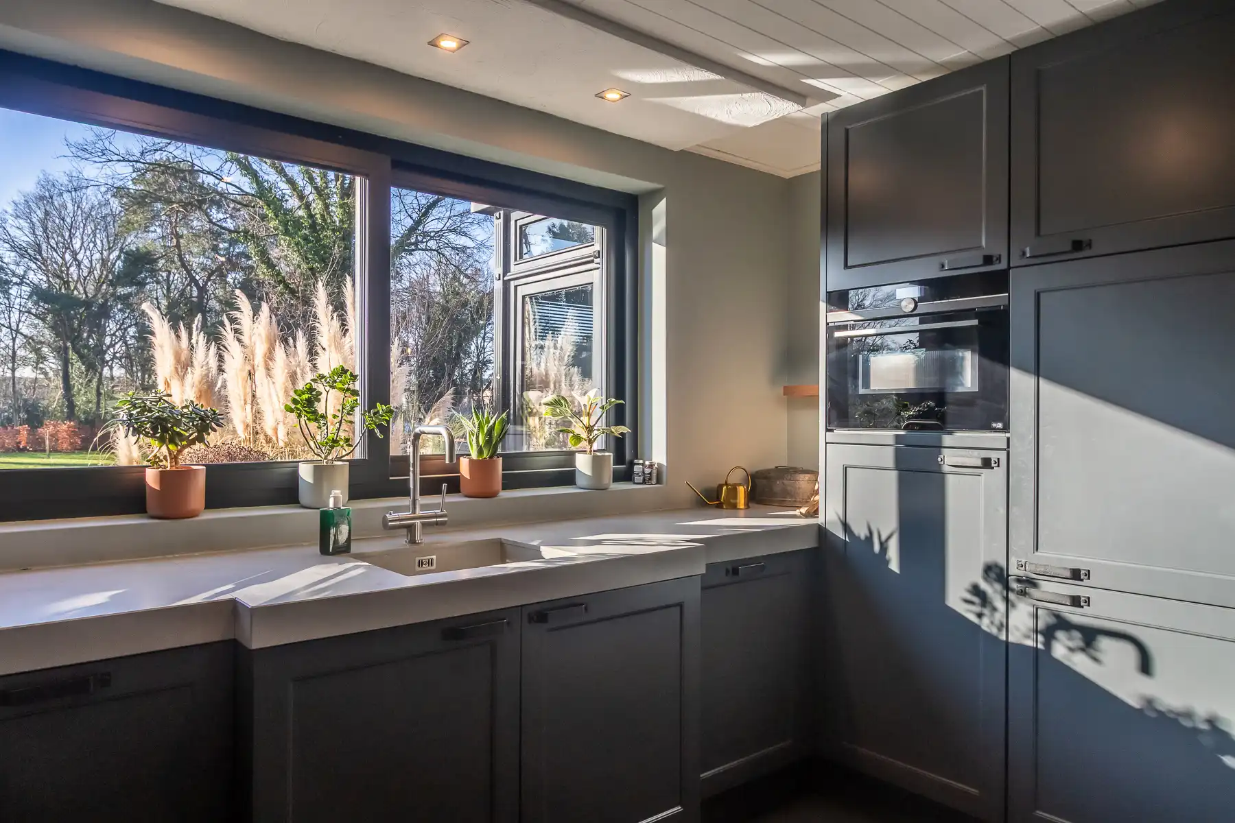 Instapklare woning met 4 slaapkamers op zuid-gericht perceel foto 4