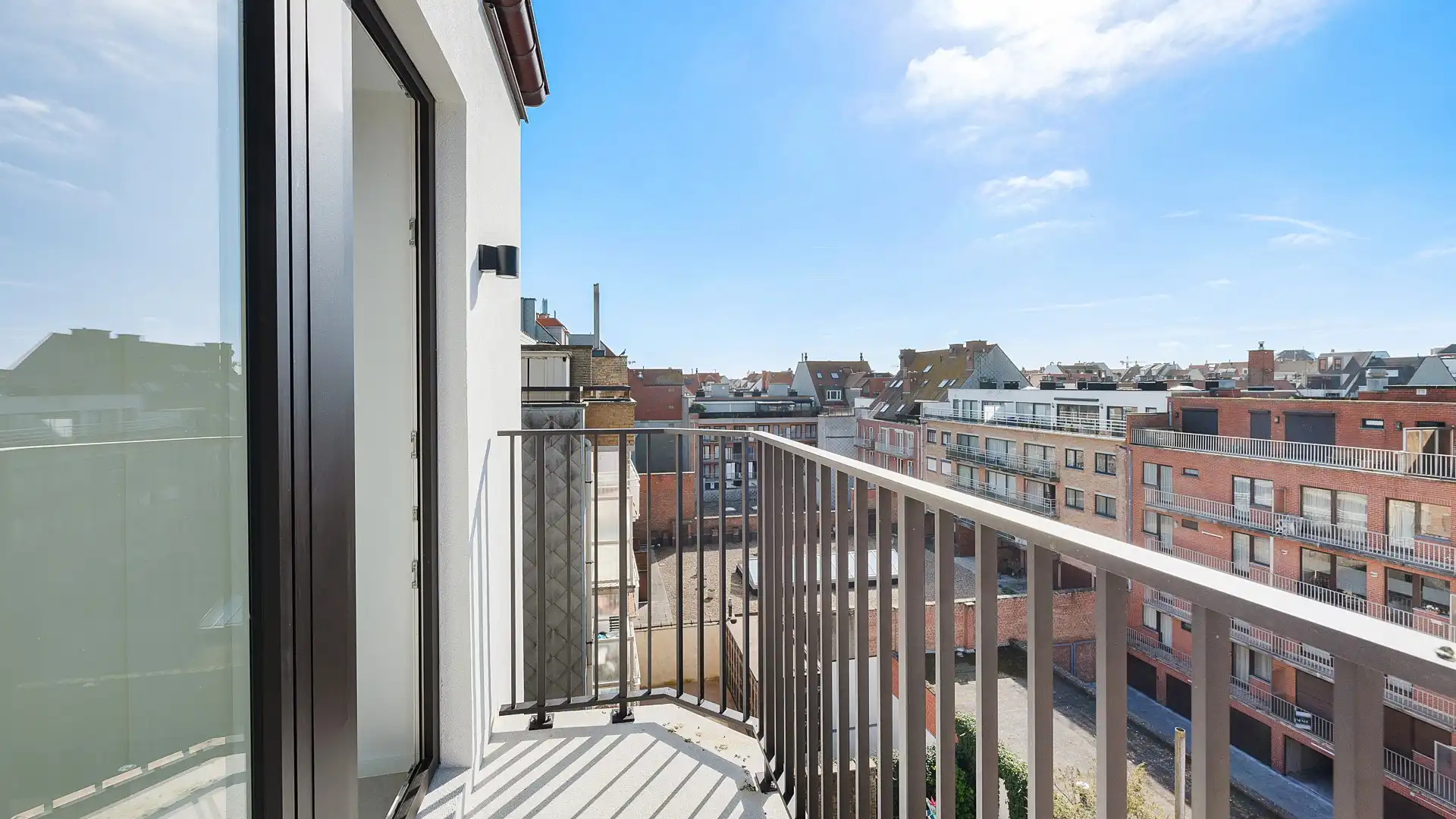 Prachtig nieuwbouw appartement met zijdelings zeezicht in het centrum van Knokke. foto 17