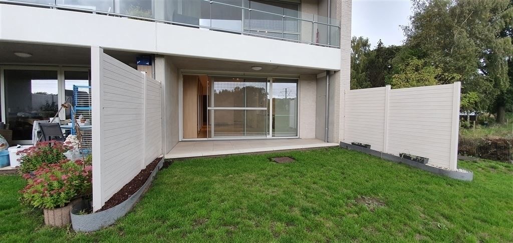 Appartement op de gelijkvloerse verdieping met zuidgericht terras foto {{pictureIndex}}