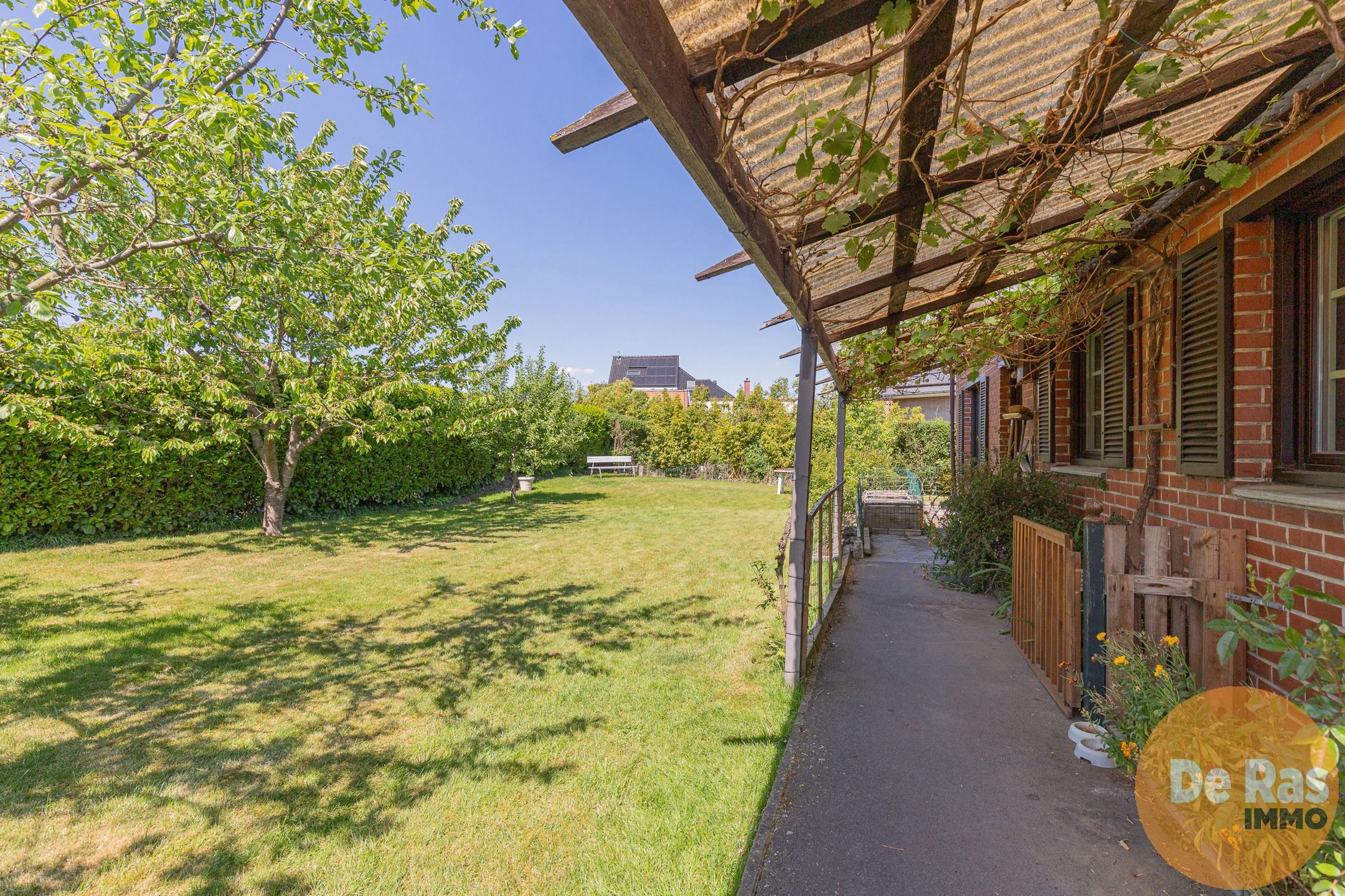 LEDE- Op te frissen bungalow gelegen op een centrale locatie foto 9