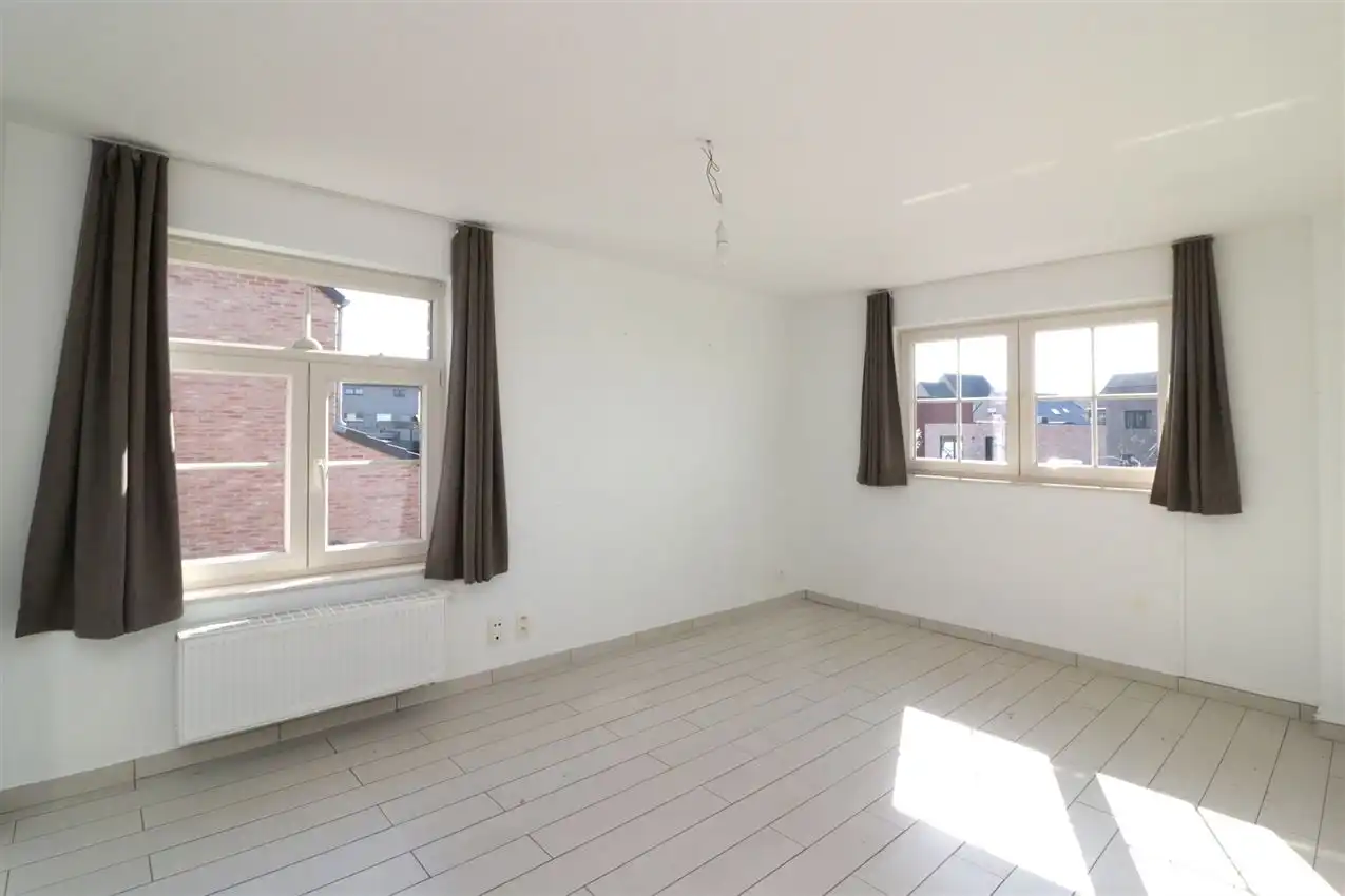 Recente woning met drie slaapkamers en garage op rustige locatie foto 17