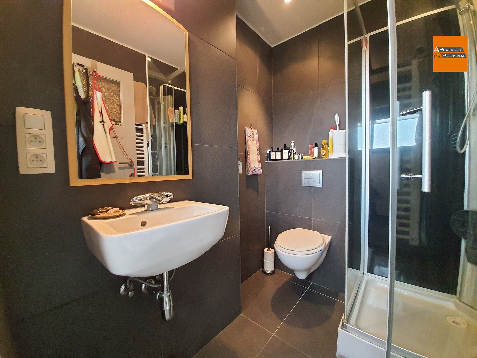 Gerenoveerde Villa met 6 slaapkamers foto 7