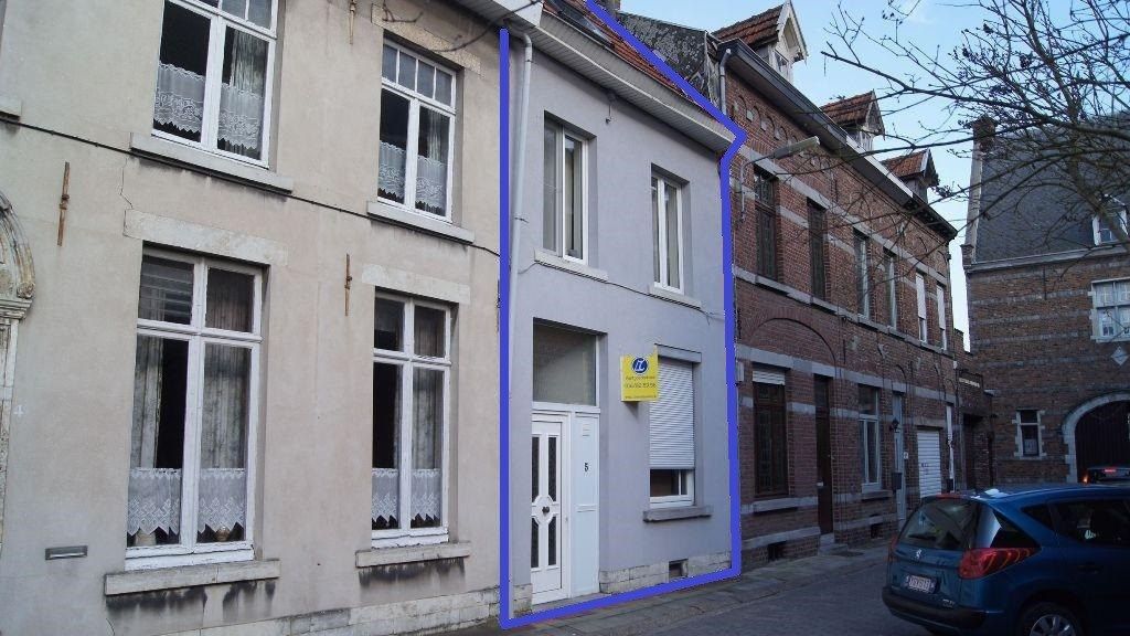 Ruime gezinswoning met 3 slpks en grote koer in doodlopende straat  foto 1