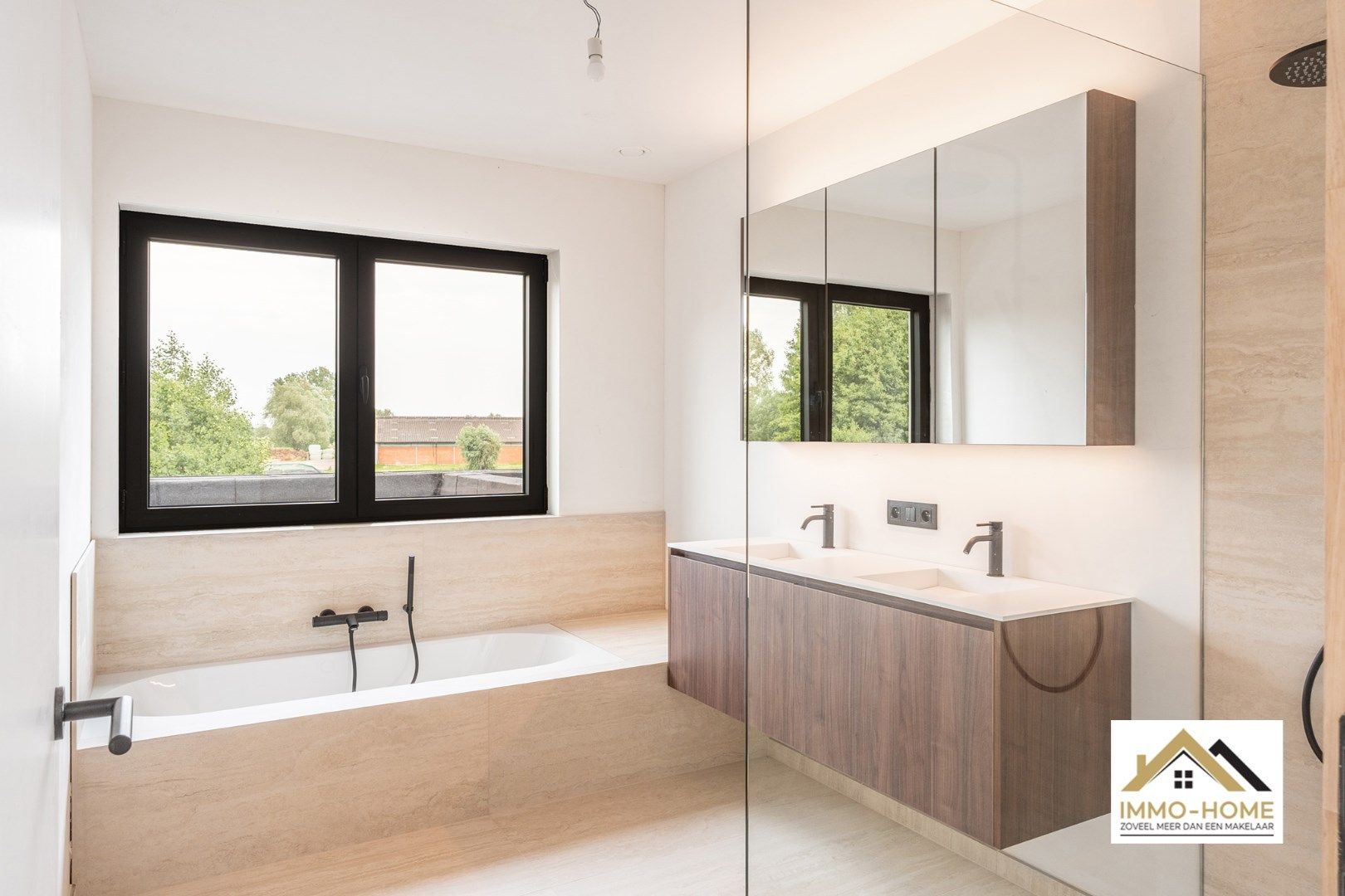 Prachtige BEN-woning met open zicht foto 16