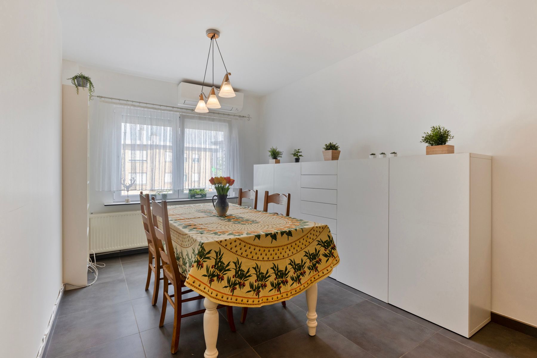 Instapklare woning met zonnige tuin in een rustige buurt! foto 3