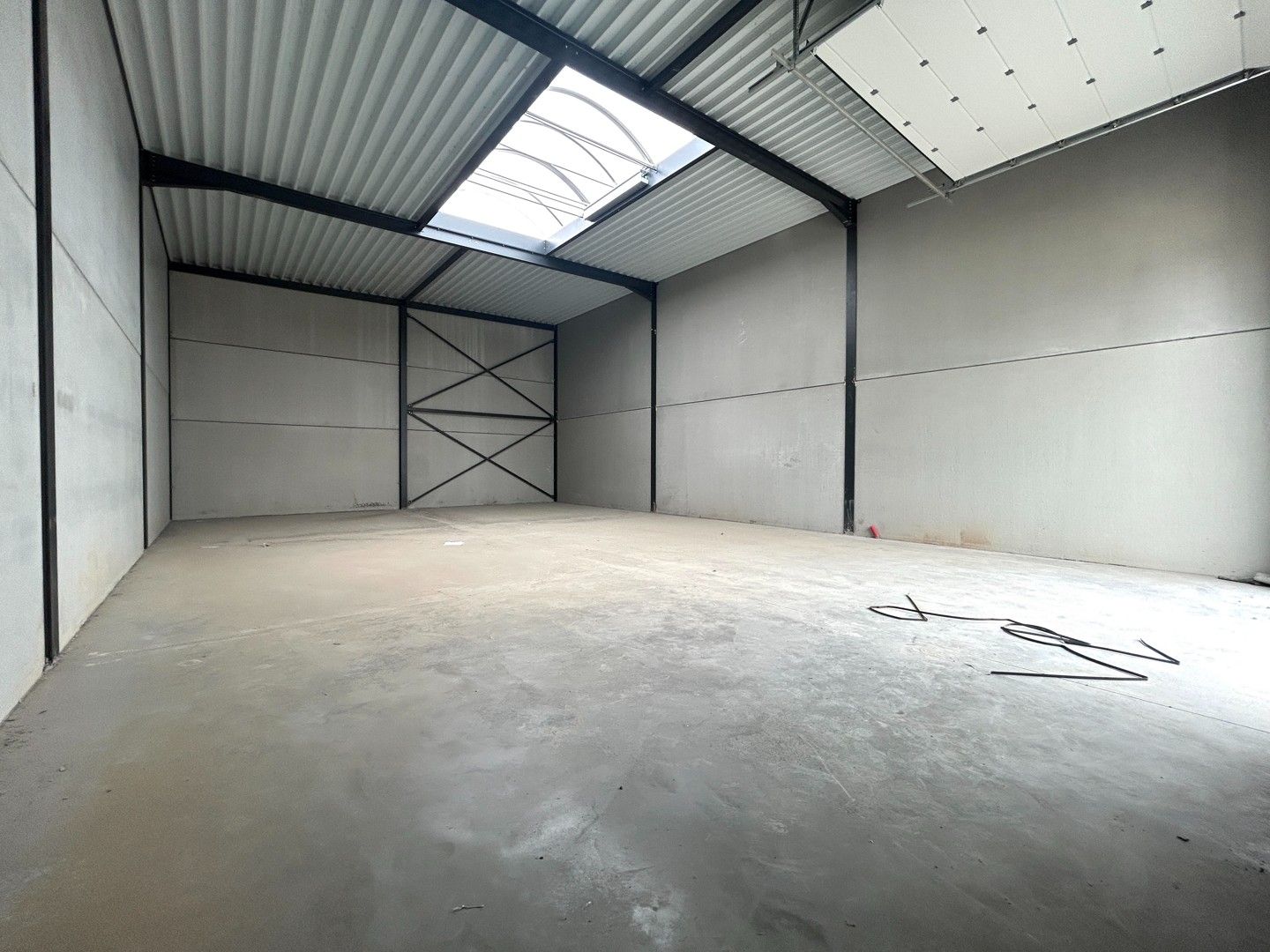 Uitstekend gelegen nieuwbouw KMO-unit te Clarysse Business Park Pittem! foto 3