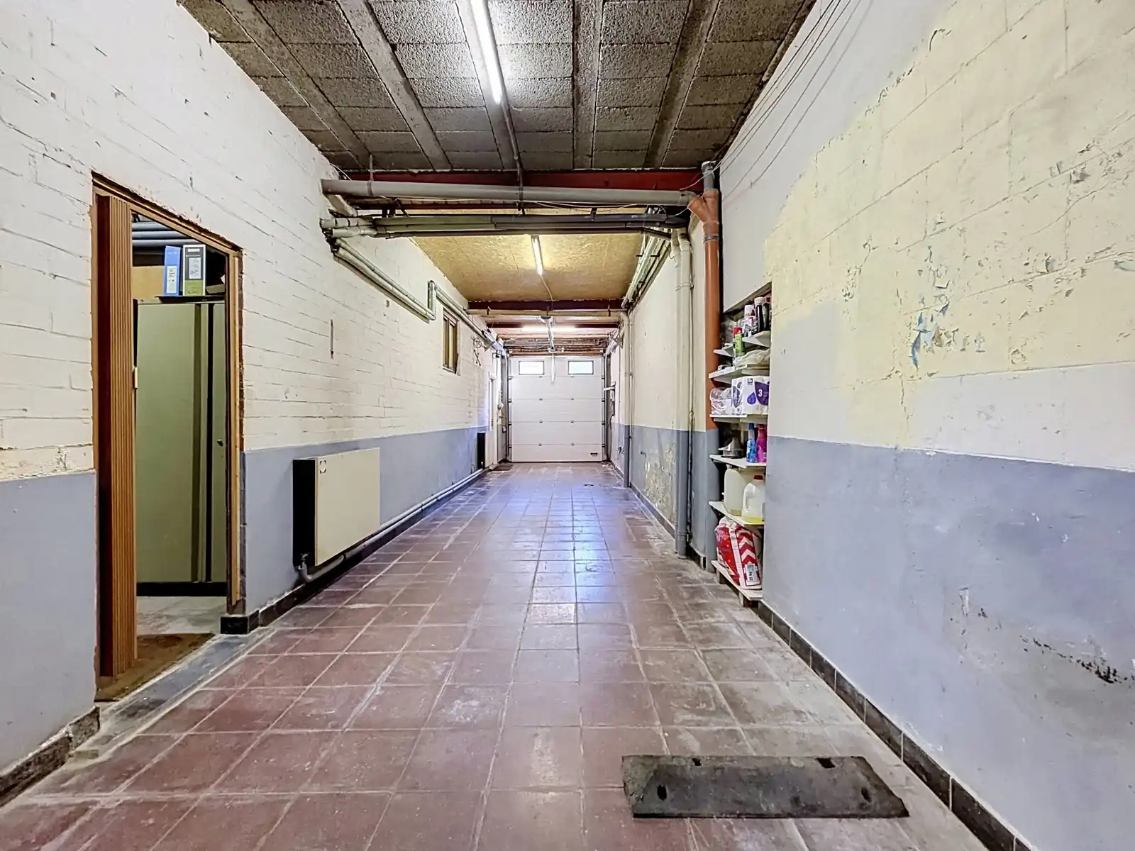 Ruime woning met 2 SLPK, Garage én Werkplaats/Magazijn! foto 19