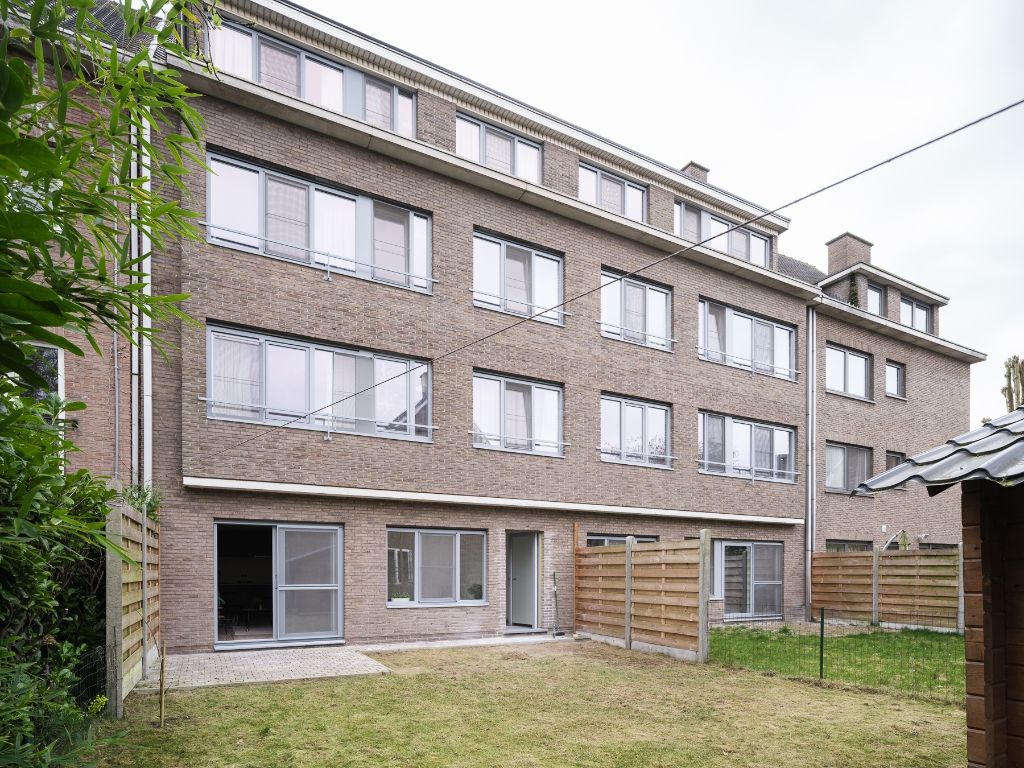 Gerenoveerd 1 slpk appartement met tuin nabij station Gent Sint-Pieters foto 5