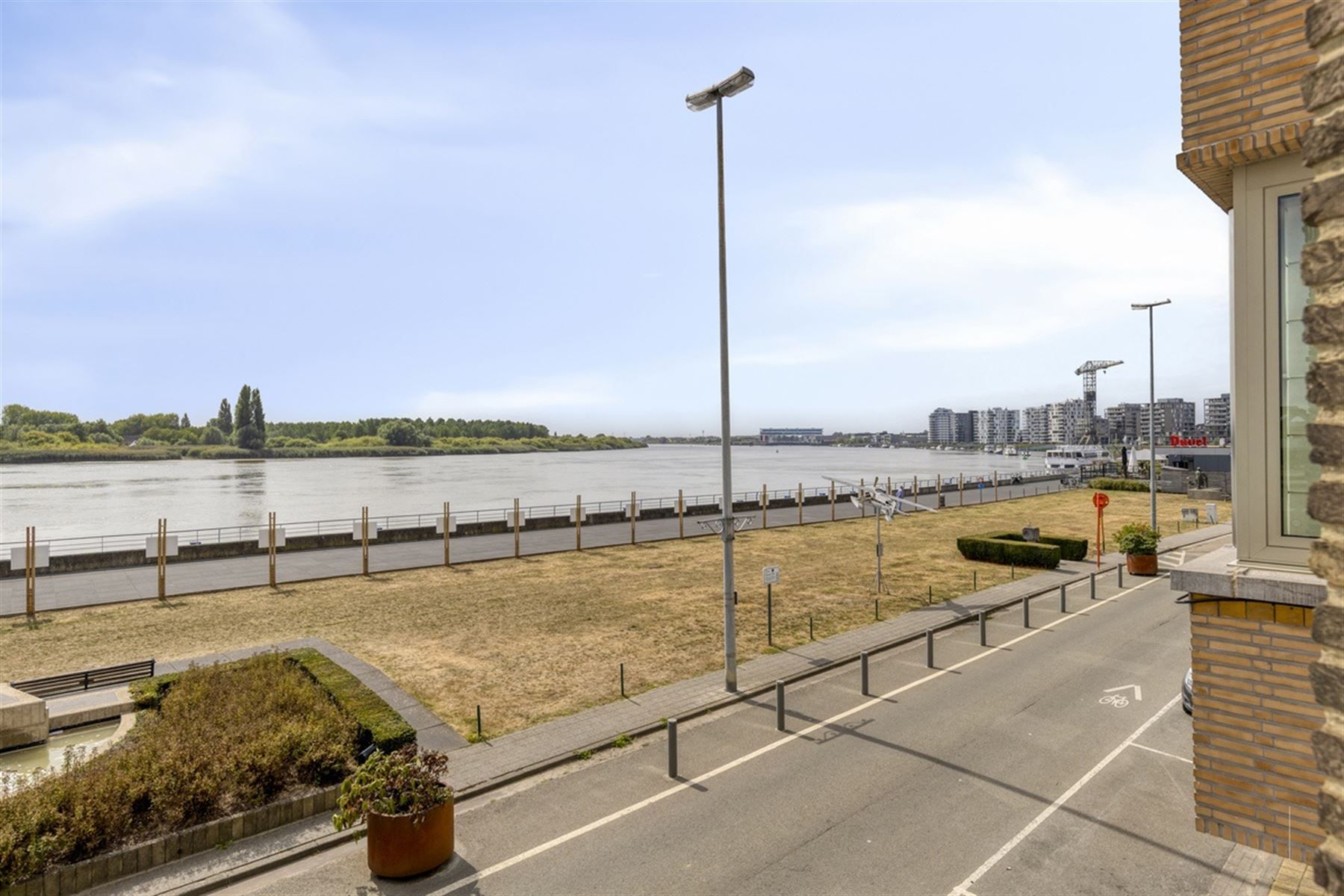 Karaktervolle herenwoning op een idyllische locatie aan de Schelde foto 17
