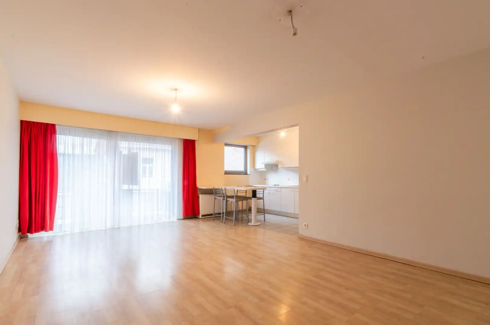 APP MET 2 SLP, TERRAS, STAANPLAATS & KELDER! foto 7