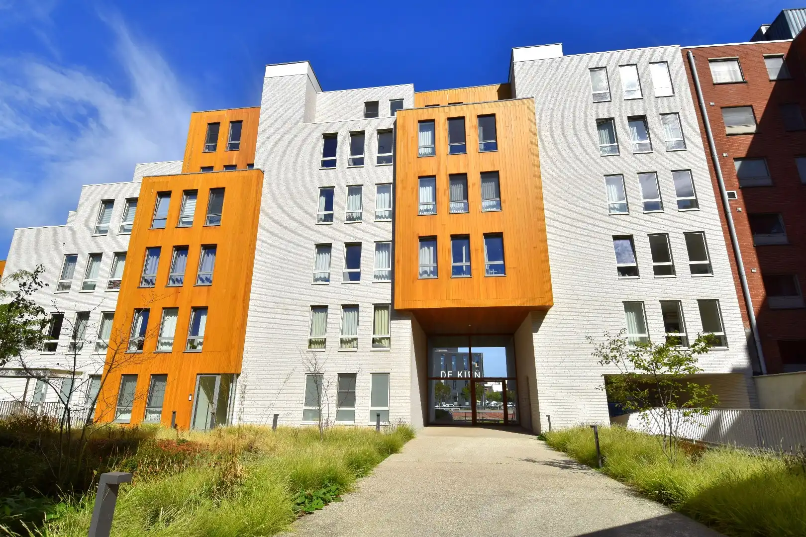 Recent appartement te koop in Kortrijk met frontaal zicht op de Leie foto 10
