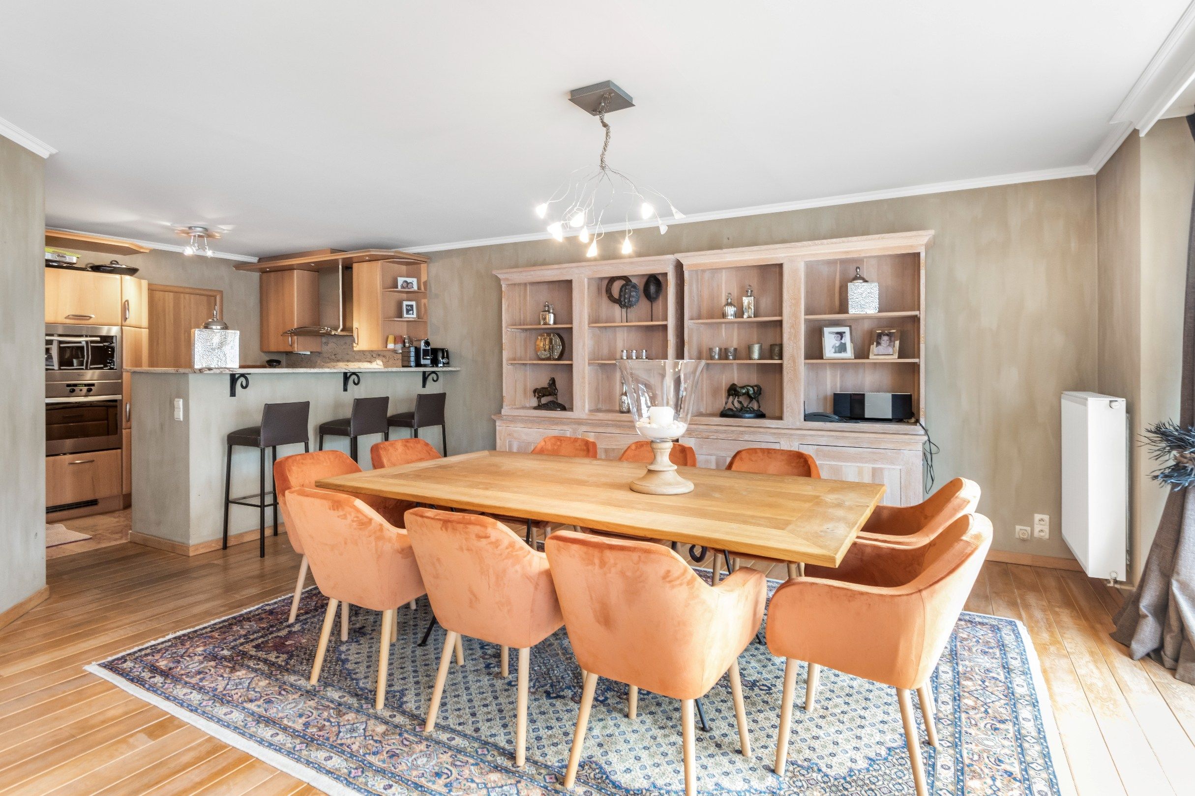 Ruim appartement met gevelbreedte van ca. 9,2 meter en zuid-west oriëntatie gelegen in het centrum foto 4