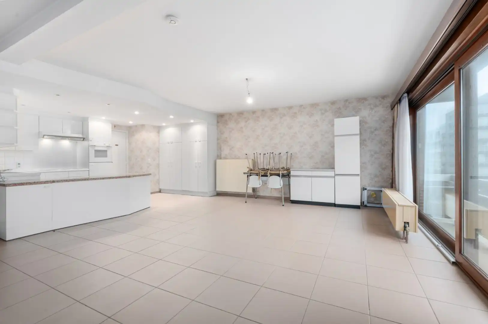 RUIM 3 SLAAPKAMERAPPARTEMENT TE KOOP  IN HET CENTRUM VAN OOSTDUINKERKE BAD foto 6