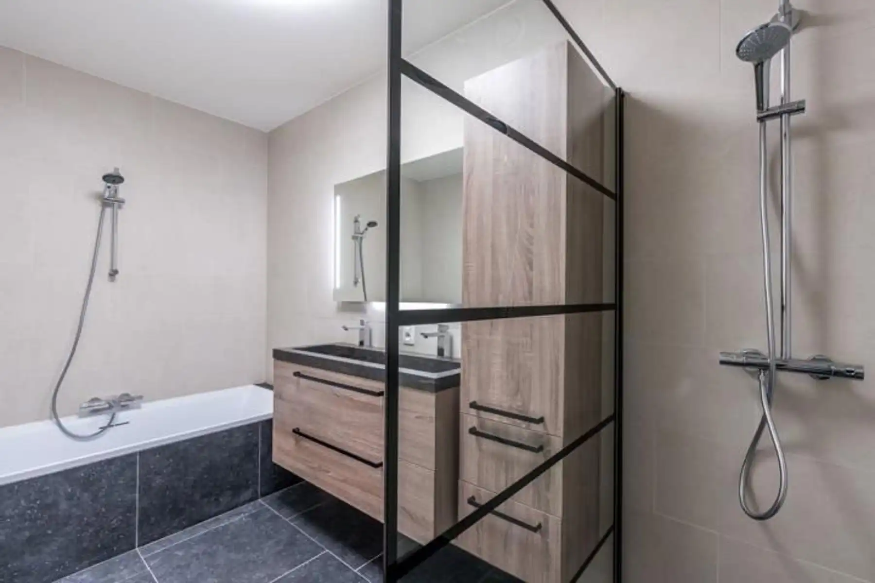 Instapklaar appartement met 2slpk. in rustige omgeving. foto 12