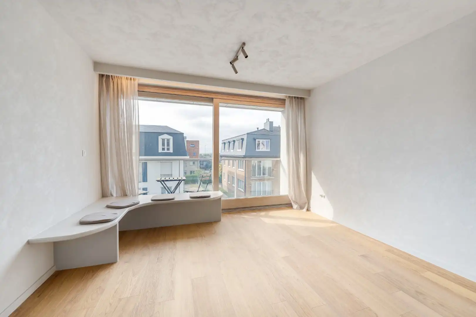 Stijlvol vernieuwd 1-slaapkamerappartement in residentie Sombrero foto 3