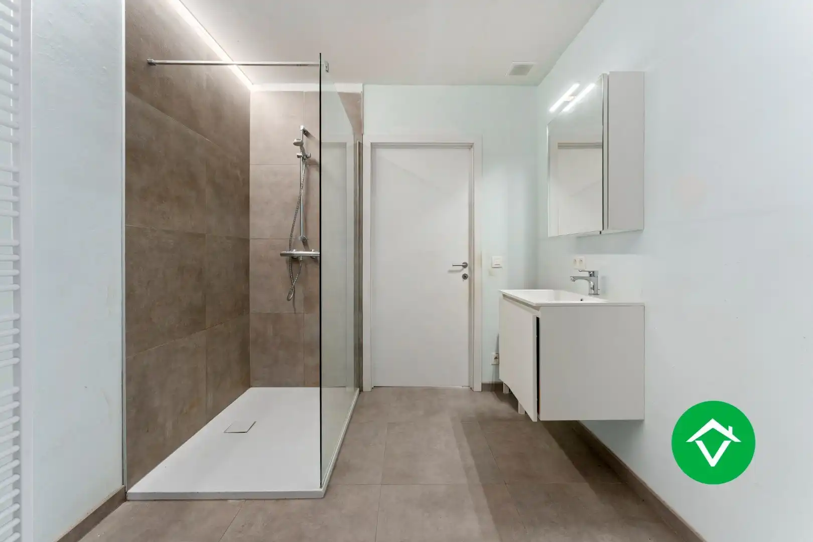 Appartement met autostandplaats te Leke foto 17