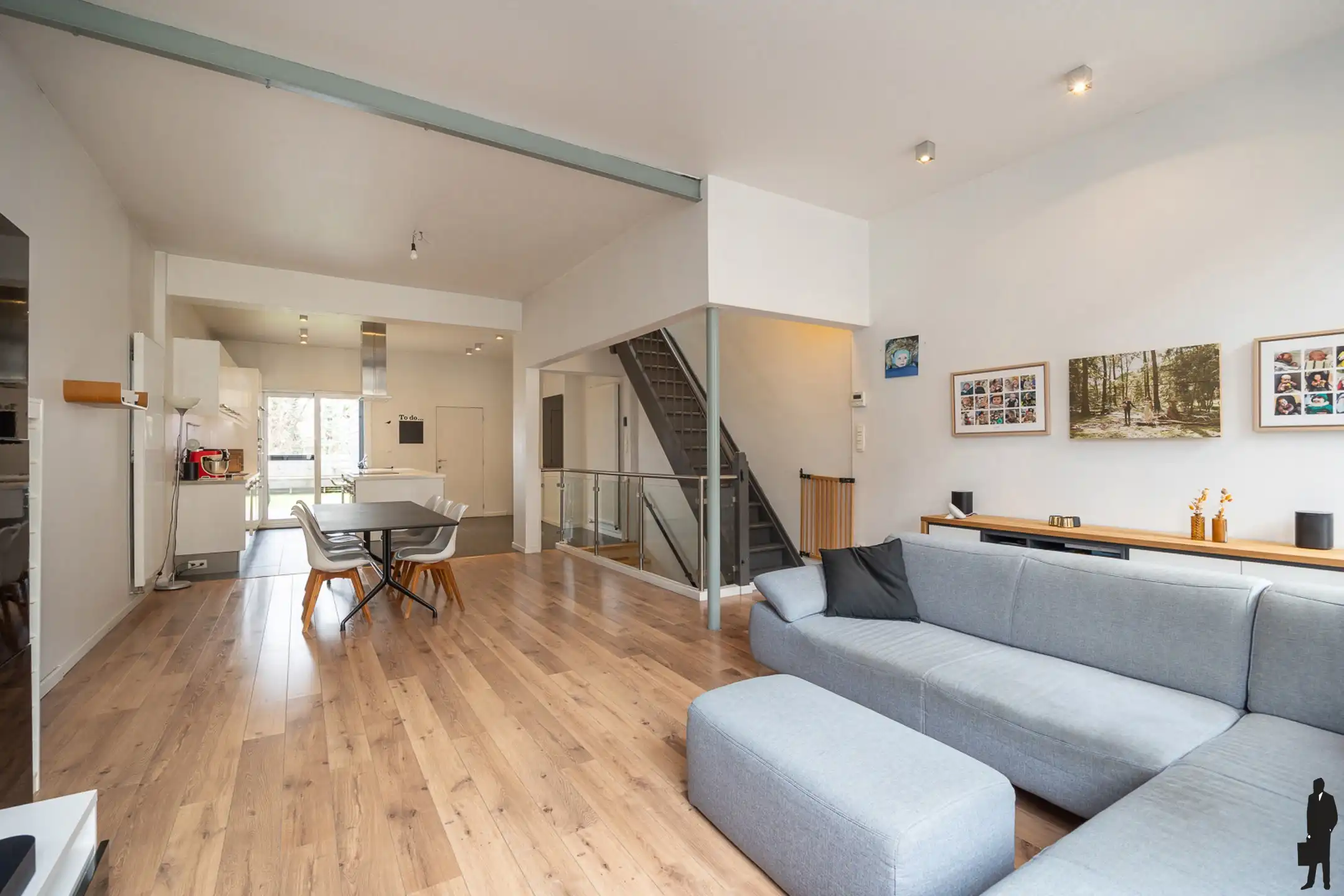 Ruime bel-étagewoning met 3 staanplaatsen en terras foto 2