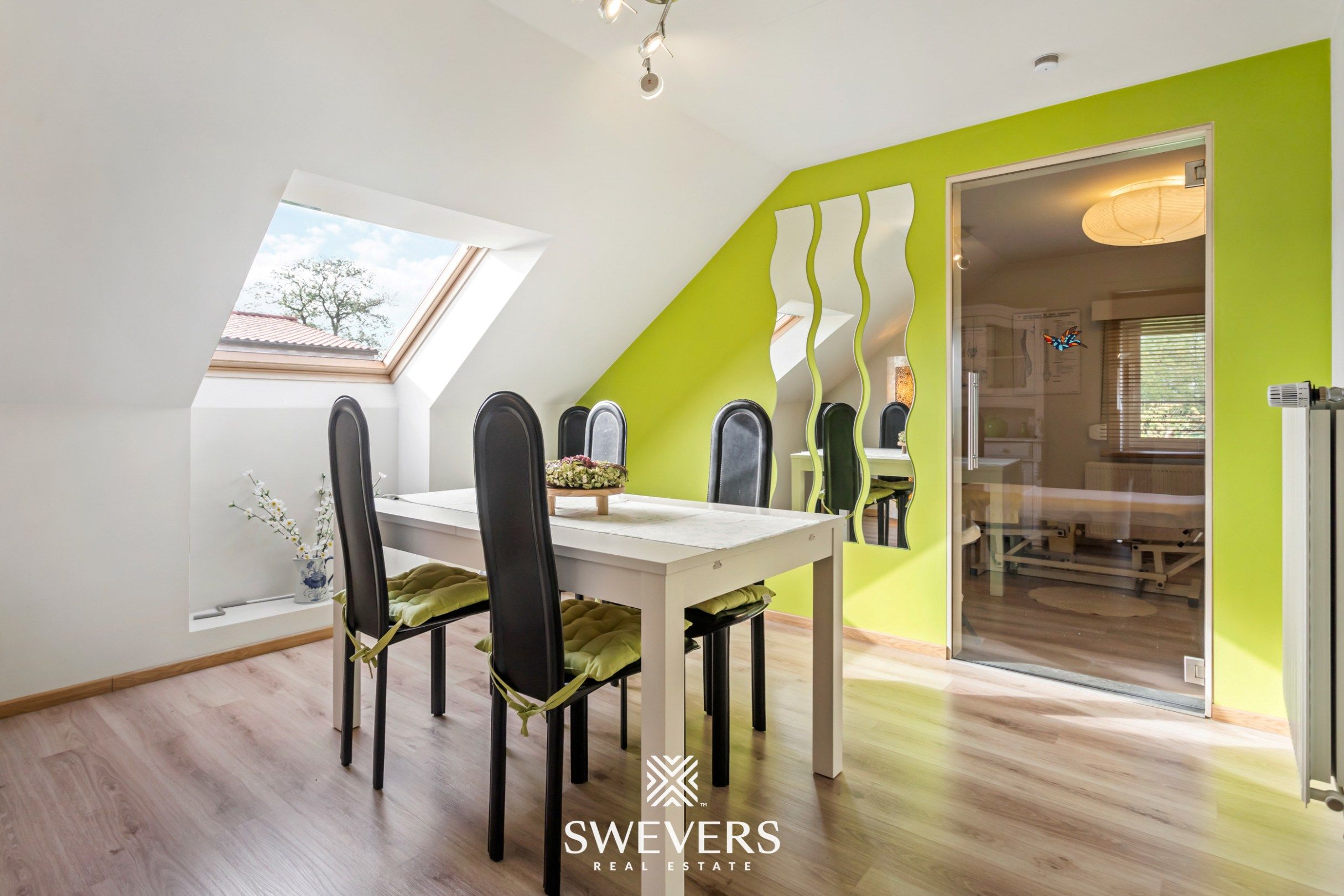 Ruime instapklare gezinswoning met 4 slaapkamers in rustige straat vlakbij Hasselt foto 23