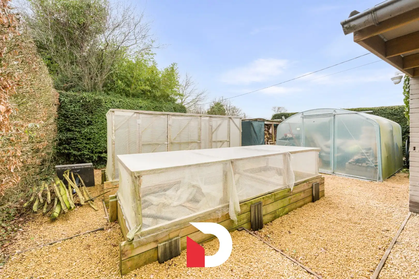 Ruime en volledig instapklare halfopen woning met praktijk op 960 m² grond foto 29