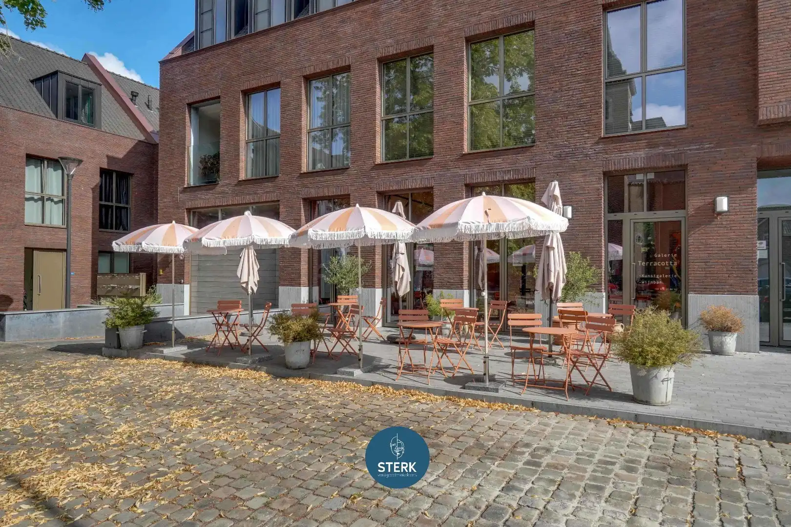 UNIEK HANDELSPAND GELEGEN OP EEN GUNSTIGE LOCATIE TE OUD-REKEM !  foto 3