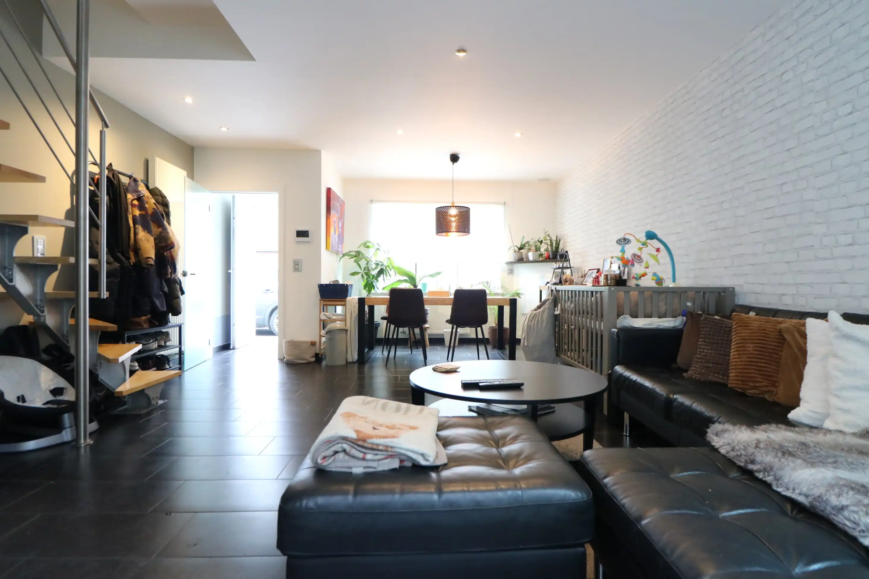 Instapklare en centraal gelegen woning met 3 ruime slaapkamers.  foto 3