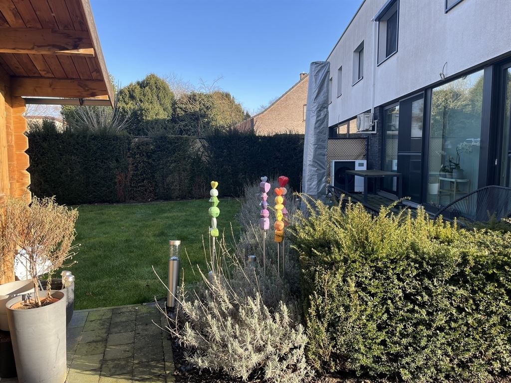 Half-vrijstaande, moderne nieuwbouwwoning foto 6