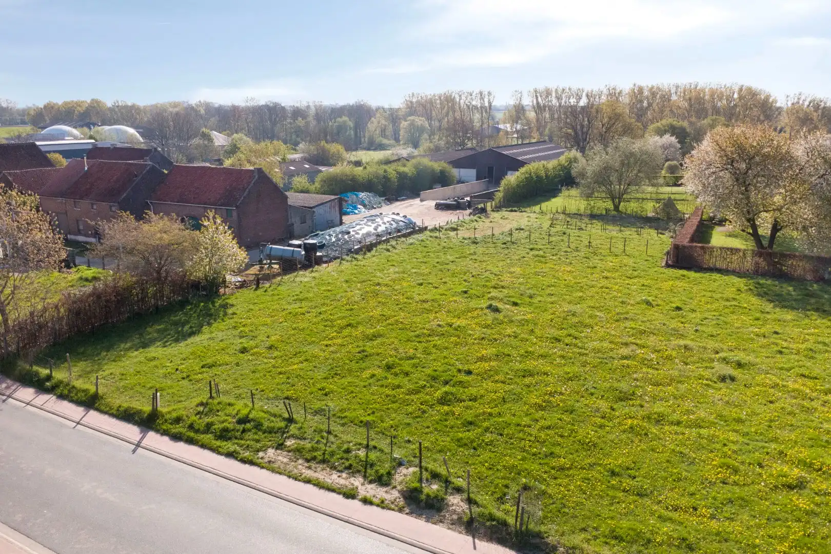 Bouwgrond voor half open bebouwing met perceeloppervlakte van 4a 90ca foto 3