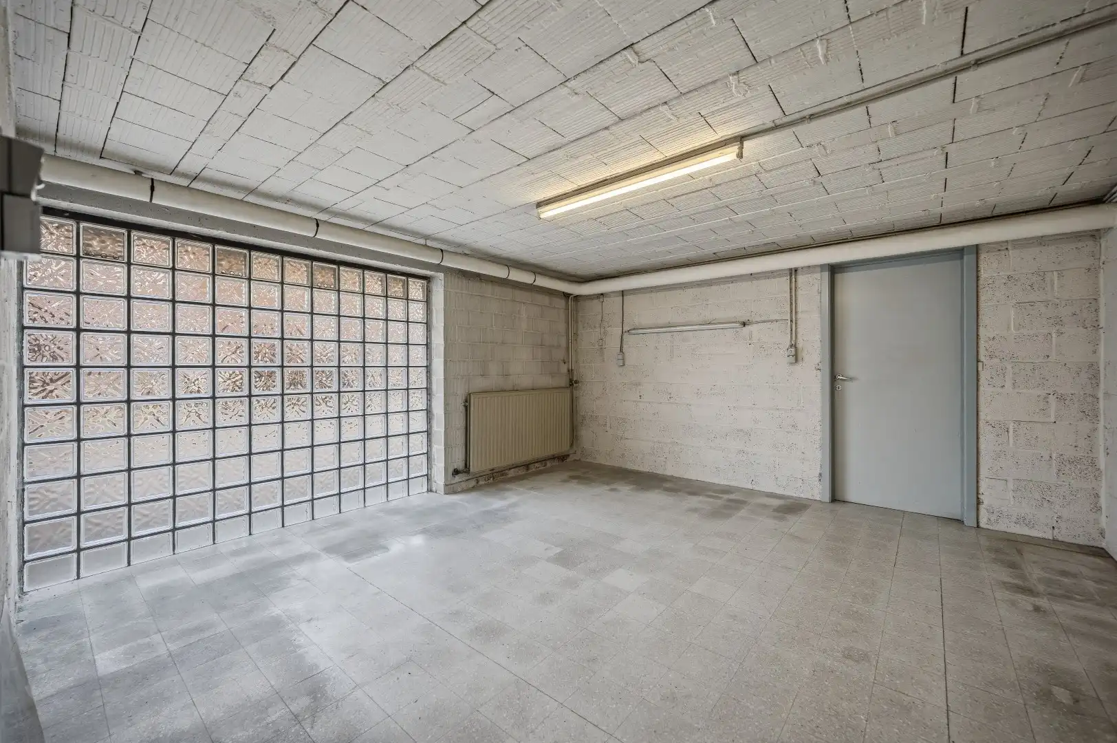 Ruime halfopen bel-étagewoning met uitzonderlijk veel parkeergelegenheid en prachtig uitzicht te koop in Landen foto 21