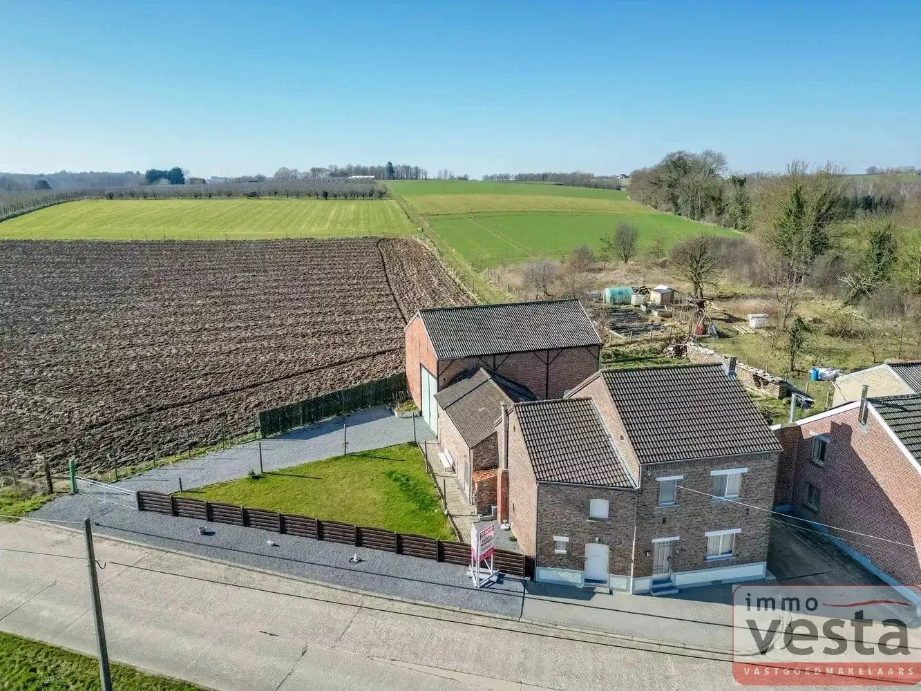 Landelijk gelegen woning met atelier foto 4