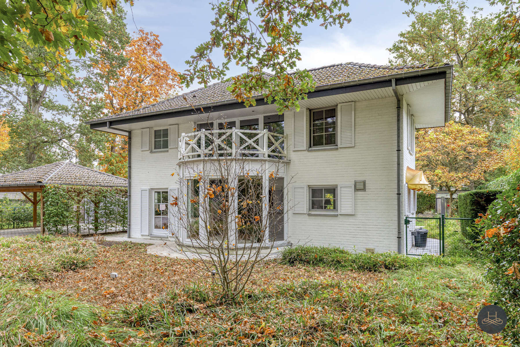 Indrukwekkende groen gelegen villa met zwembad en poolhouse  foto 3