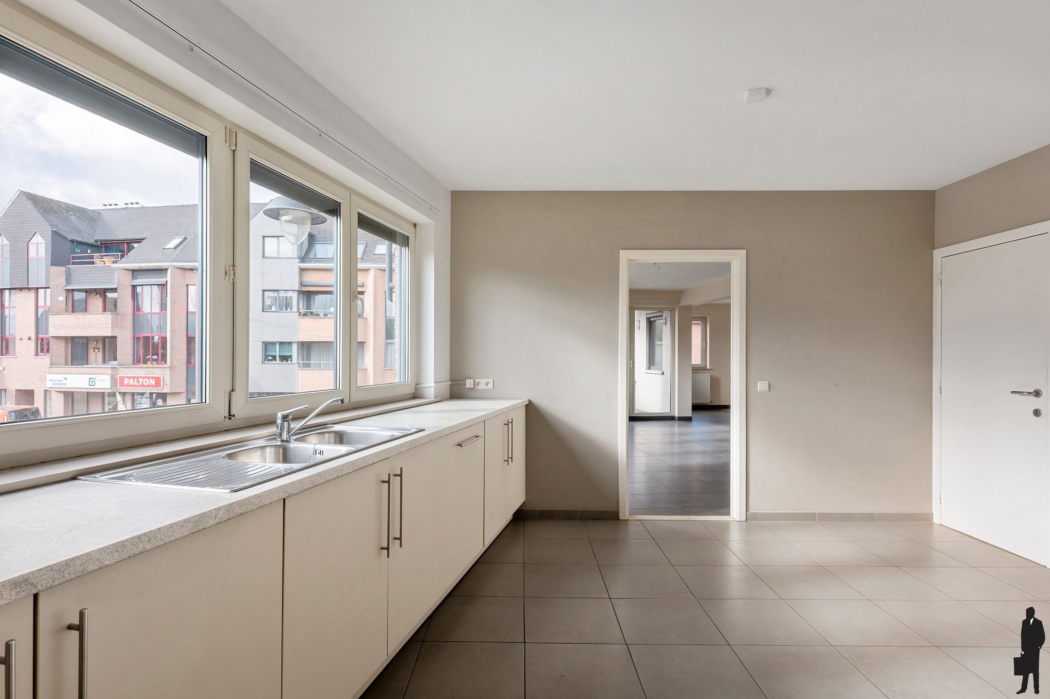 Stijlvol en zonnig appartement met 3 slpk.,2 badk. in Poppel foto 10