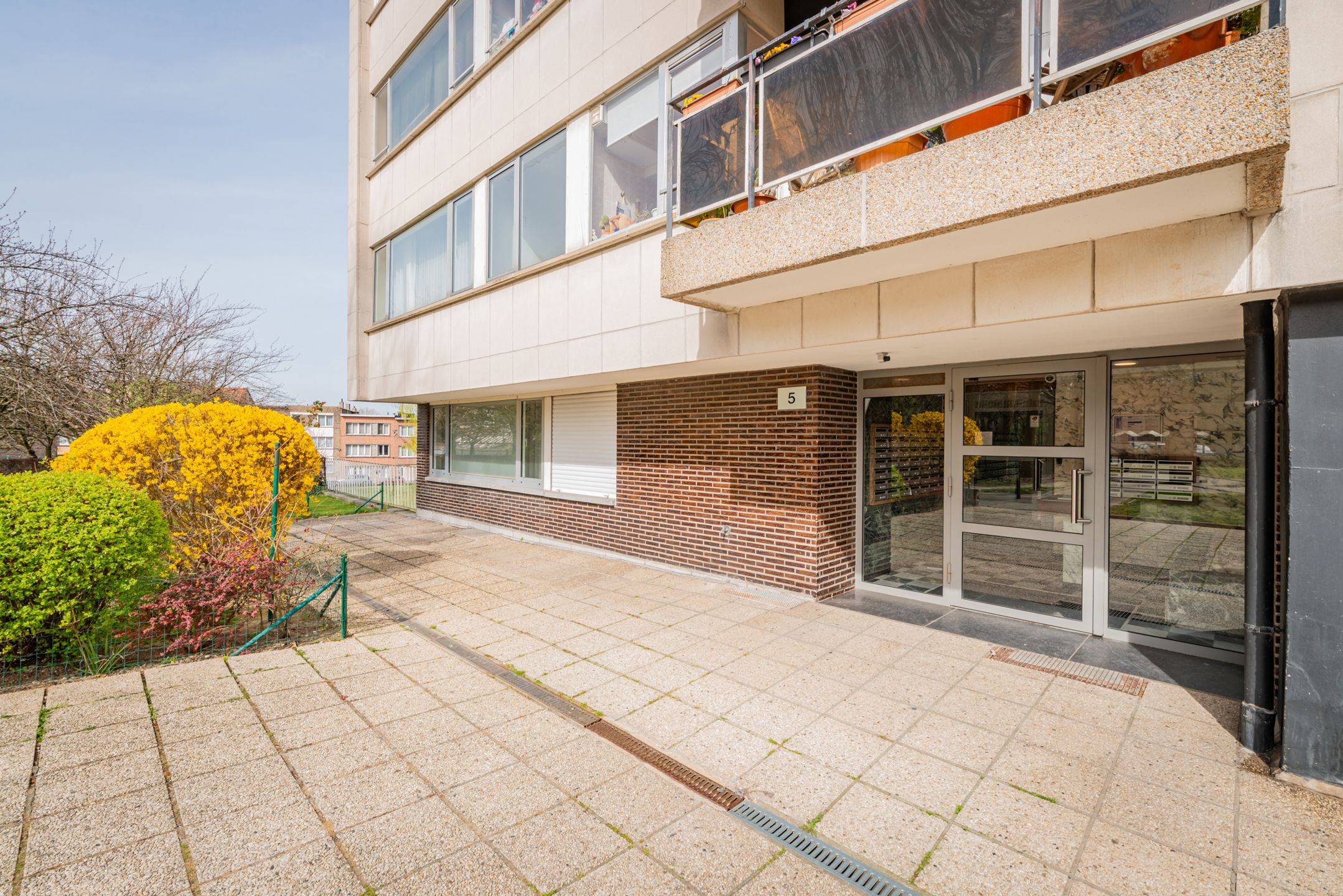 Lichtrijk gelijkvloersappartement met ruim terras in Evere foto 16