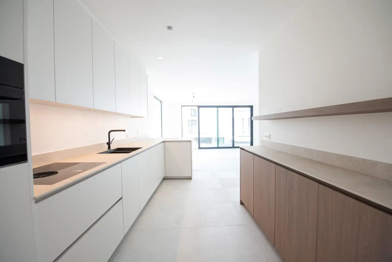 Prachtig, kwaliteitsvolle nieuwbouwappartement in het hartje van Kruishoutem! foto 2