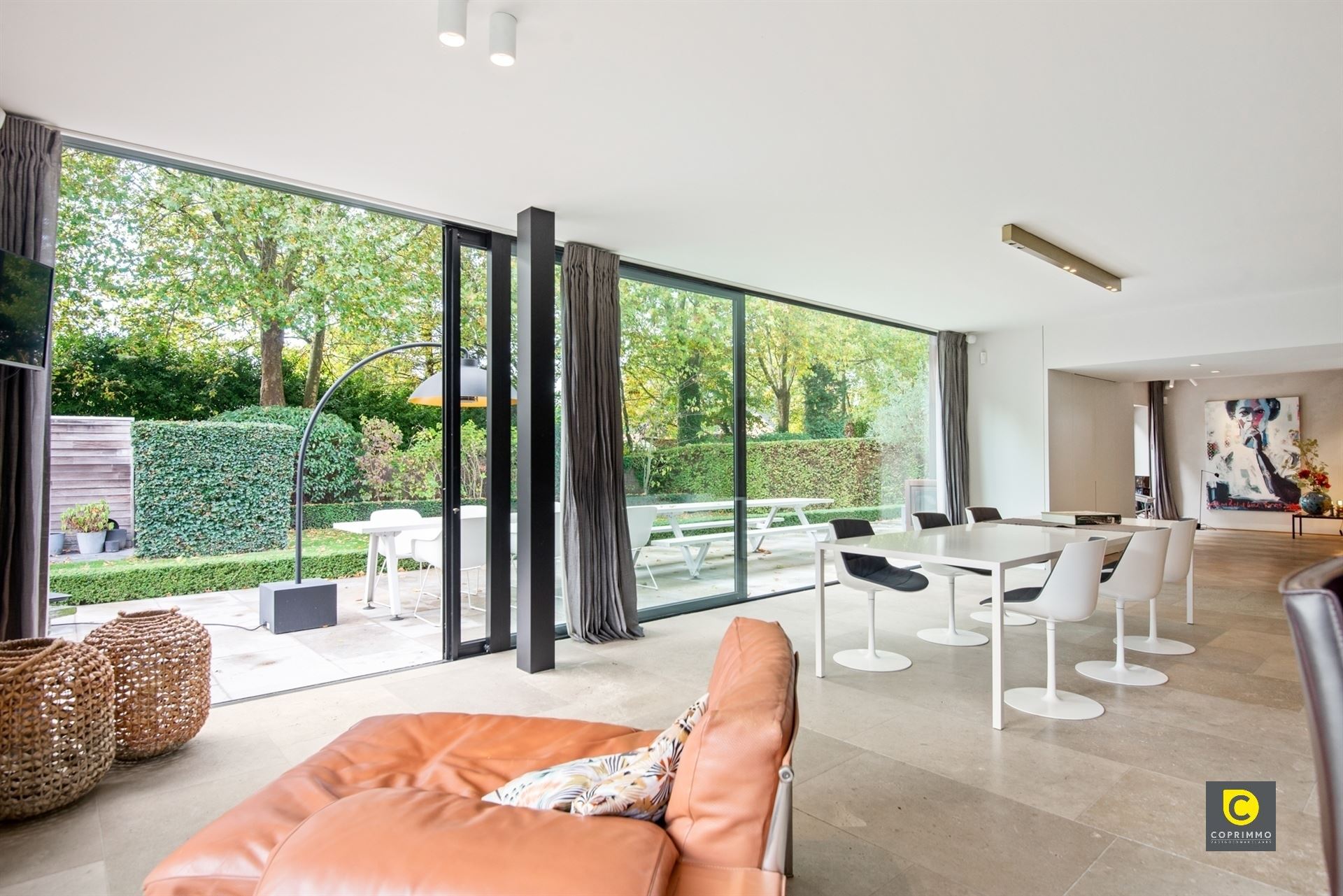 Villa: 6 slk , 4 badk. op 796 m² Z-w perceel  foto 8