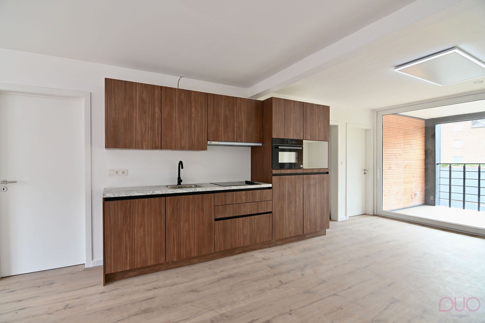 Instapklaar appartement met 3 slaapkamers, overdekt terras en mogelijkheid tot staanplaats nabij het centrum van Tongeren foto 2