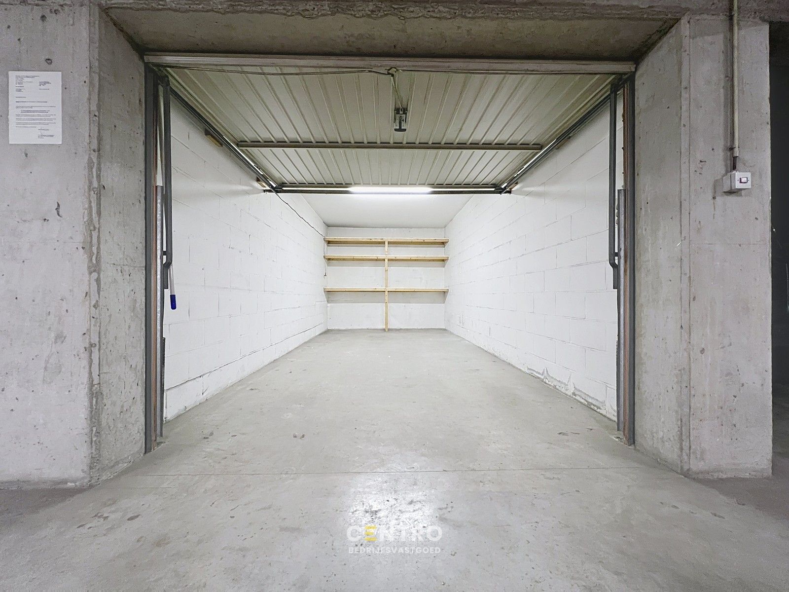 RUIME woning met kantoor/praktijk/winkelruimte van 20m² + ondergrondse GARAGEBOX op COMMERCIËLE ligging te Tielt! foto 4